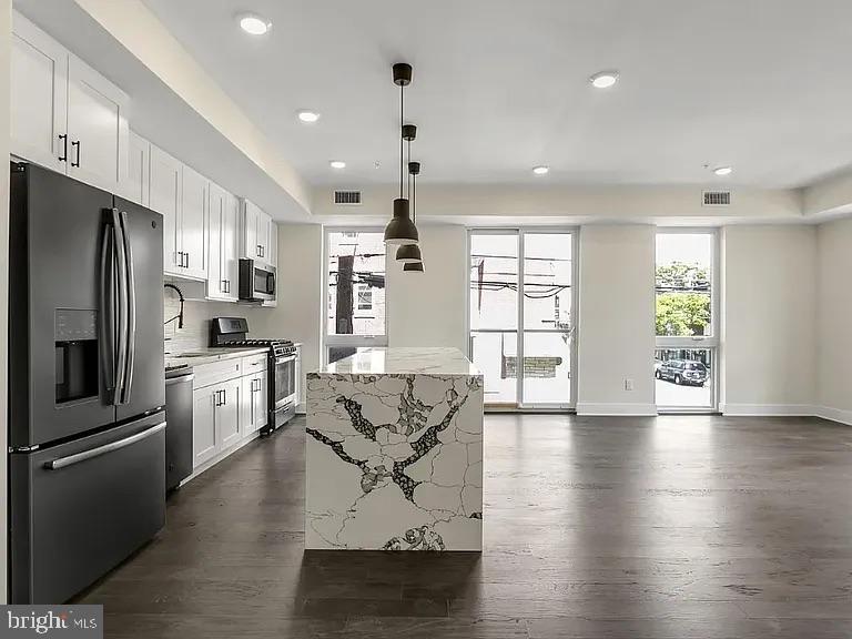 1868 FRANKFORD AVENUE 304