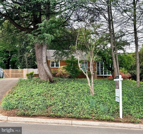 Photo of 7247 Deborah Drive, FALLS CHURCH, VA 22046 (MLS # VAFX2304862)