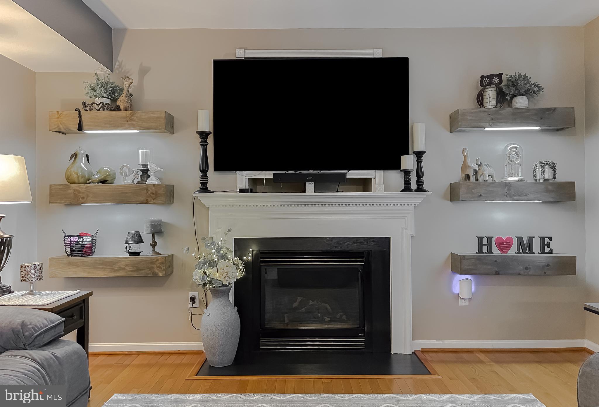 HUNTING QUARTERS - Residential