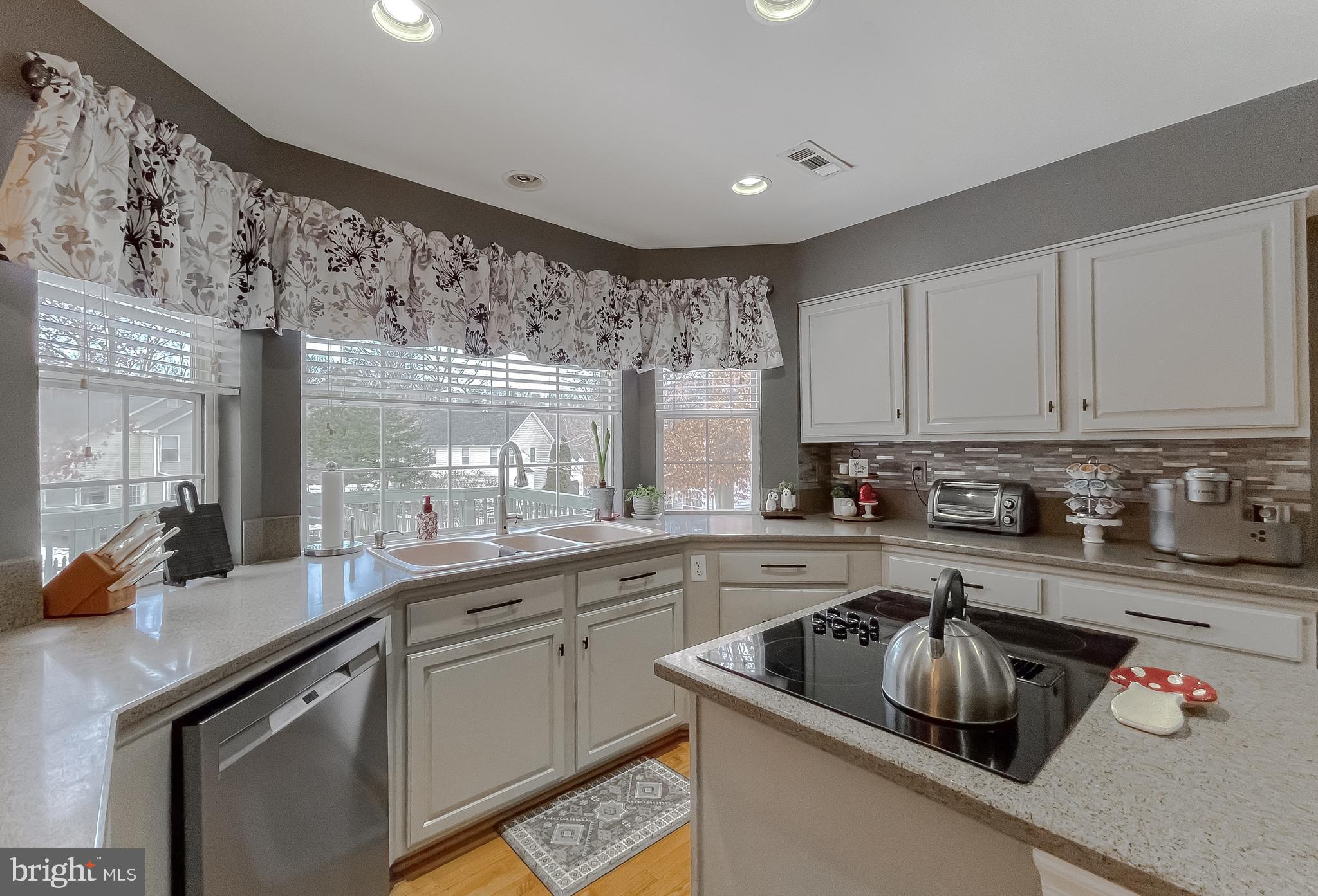 HUNTING QUARTERS - Residential