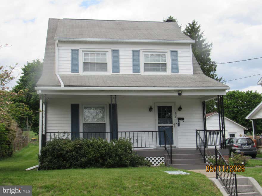Located in the Halfmoon Hill district of Bellefonte overlooking Historic Bellefonte and Talleyrand Park. Neighborhood consist of mostly single family homes all of which reflect pride in ownership. This home offers 3 bedrooms, 2 full bathrooms, first floor laundry.  Home is in very good state of repair and is just waiting your personal touches. Off street parking to the front of the home with plenty of level rear yard for the kids and or a garage. Enjoy the covered front porch while overhearing the summer sounds of the park. Appliances include: stove, refrig., stack able washer & dryer.