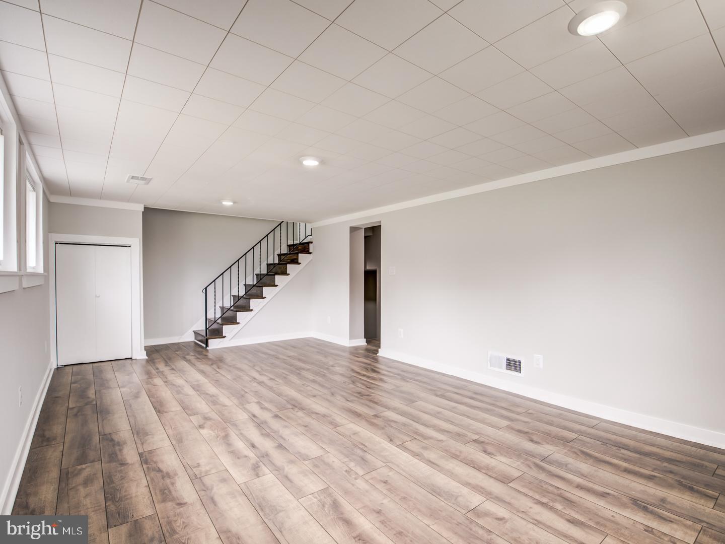 ROBIN HILLS - Residential