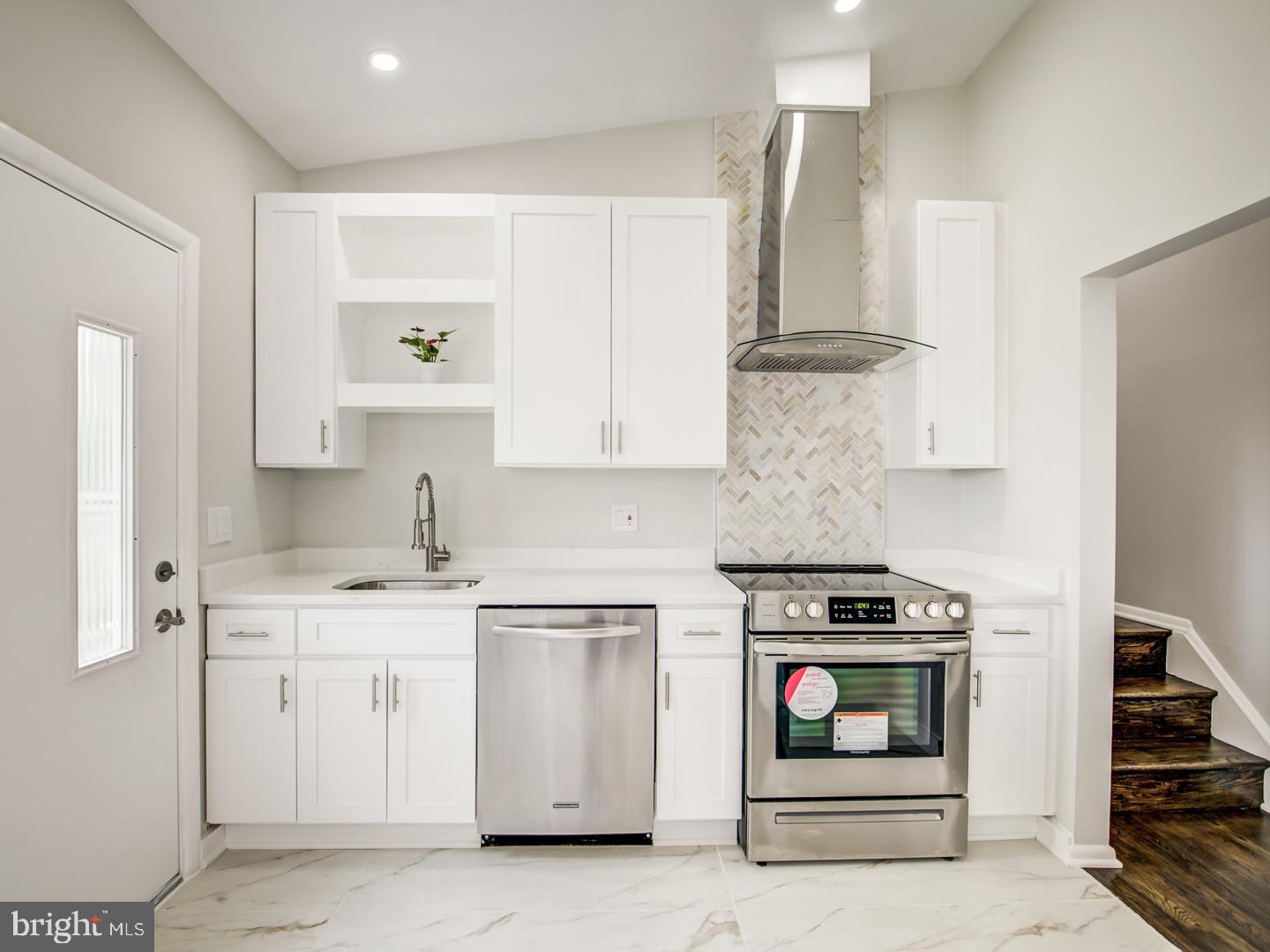 ROBIN HILLS - Residential