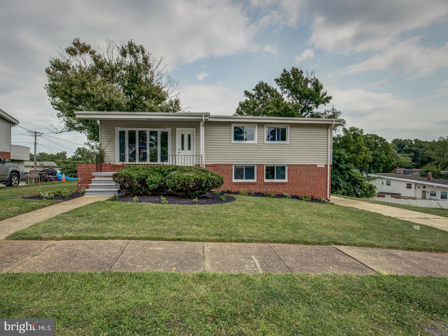 ROBIN HILLS - Residential