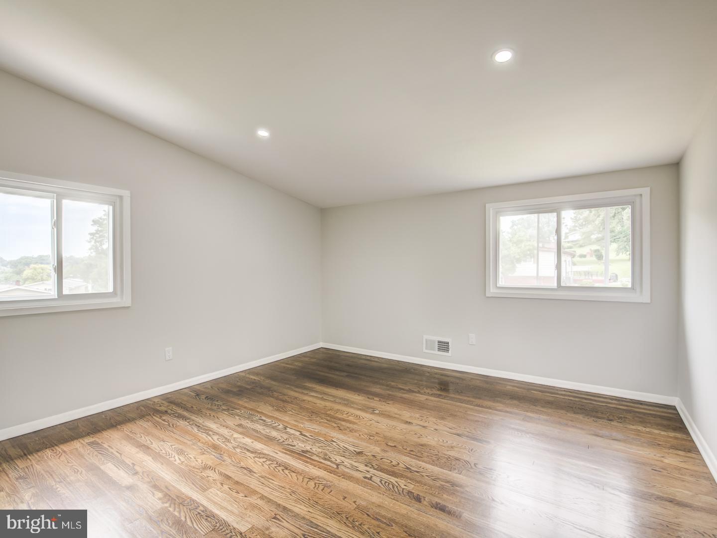 ROBIN HILLS - Residential