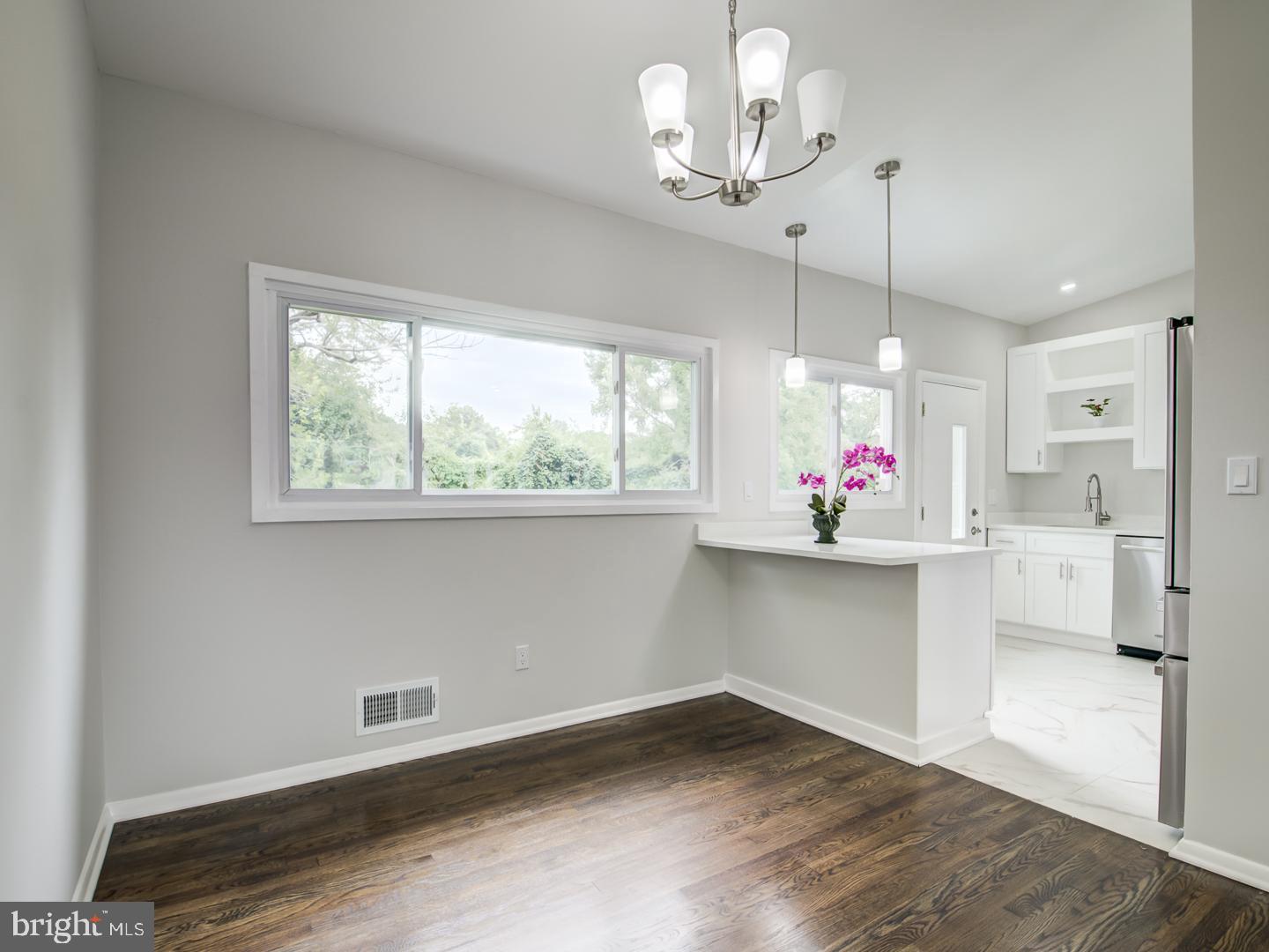 ROBIN HILLS - Residential