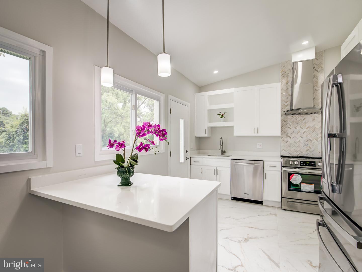 ROBIN HILLS - Residential