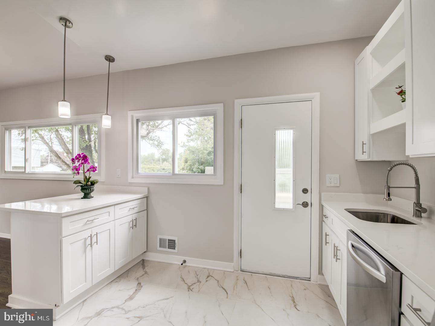 ROBIN HILLS - Residential