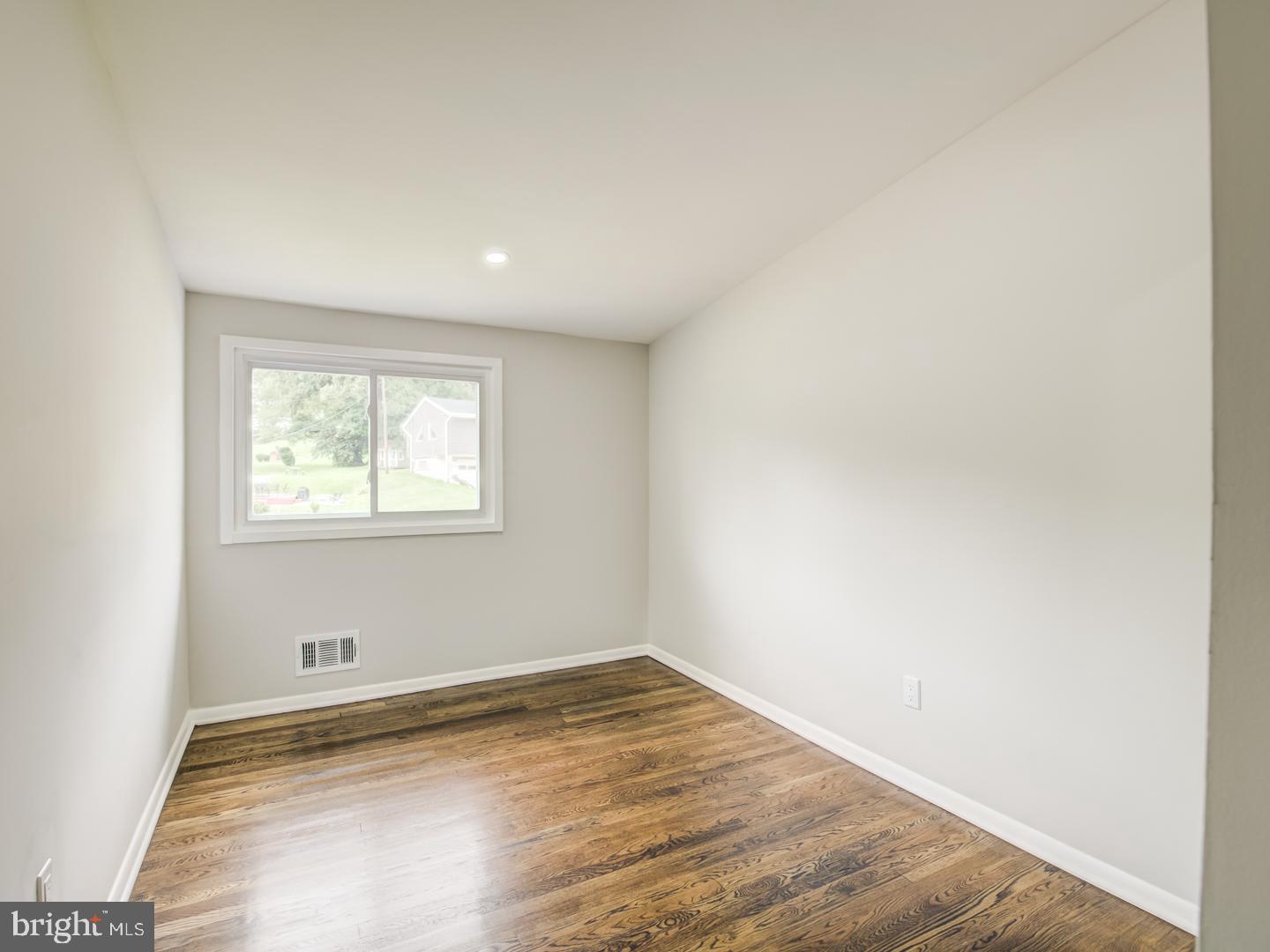 ROBIN HILLS - Residential