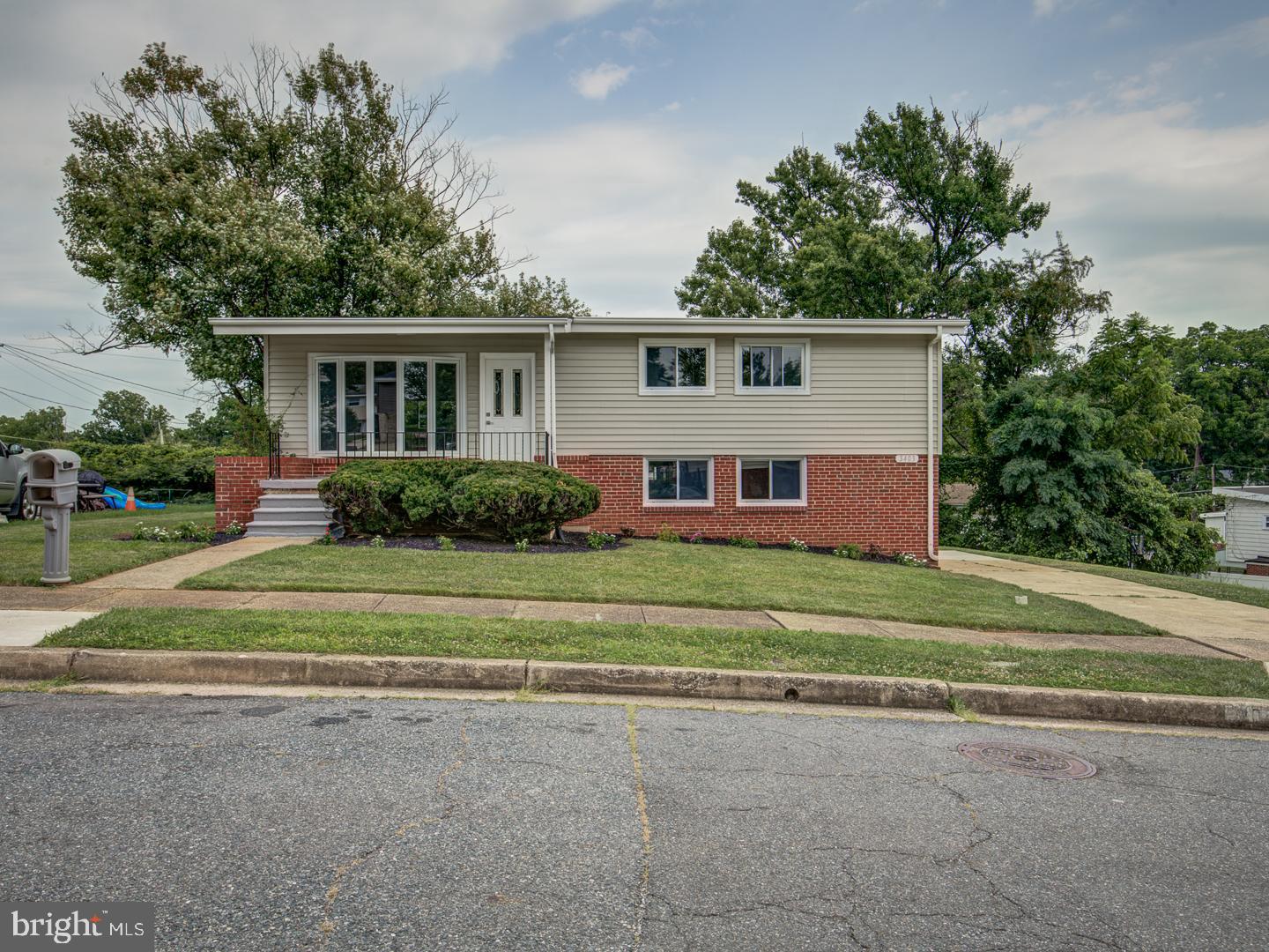 ROBIN HILLS - Residential