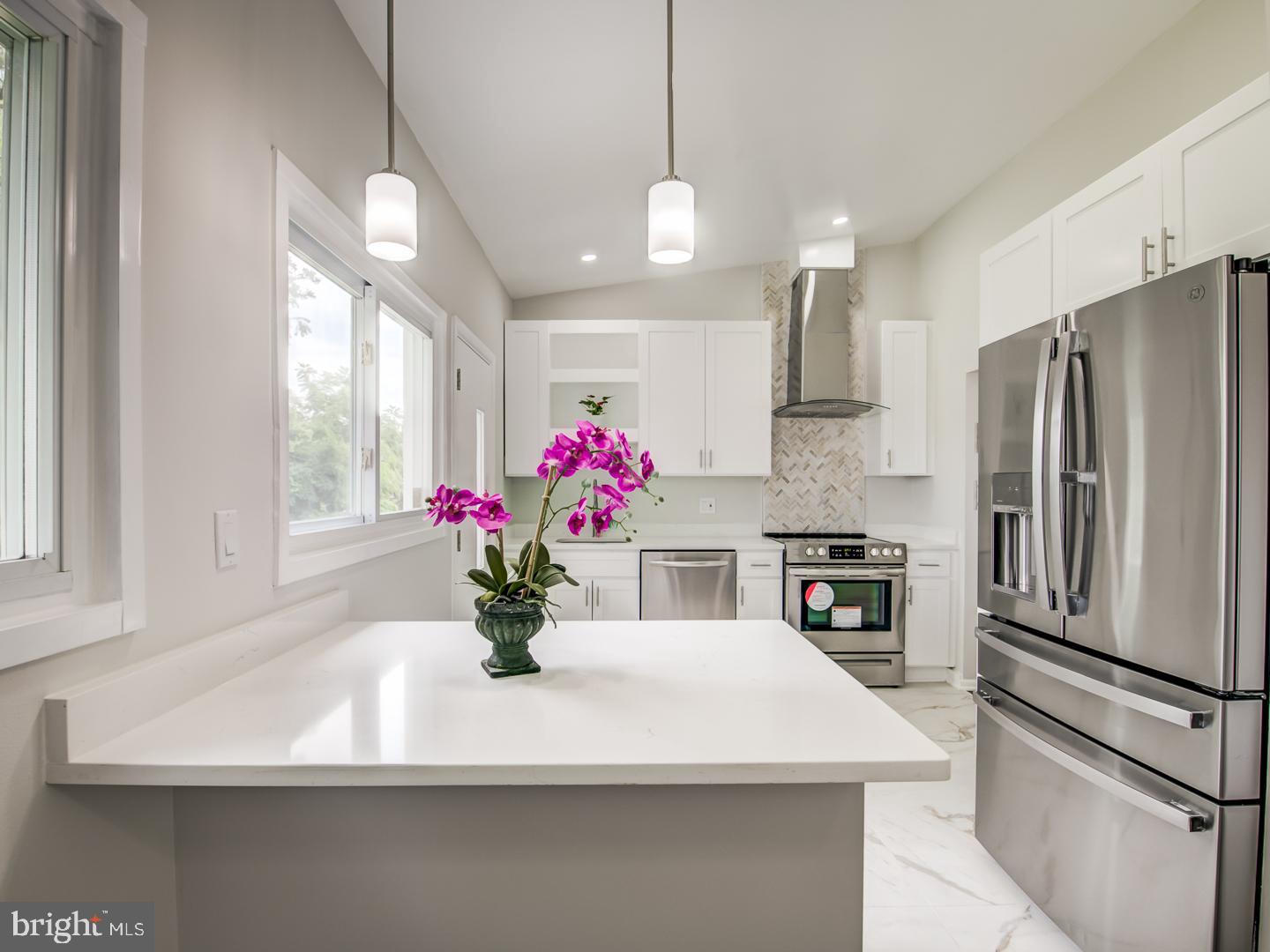 ROBIN HILLS - Residential