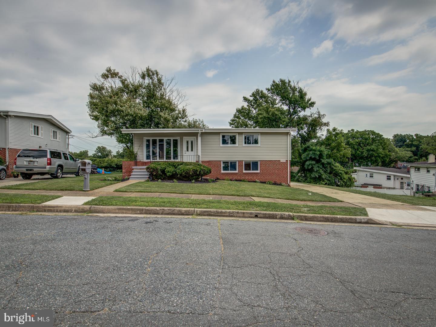 ROBIN HILLS - Residential