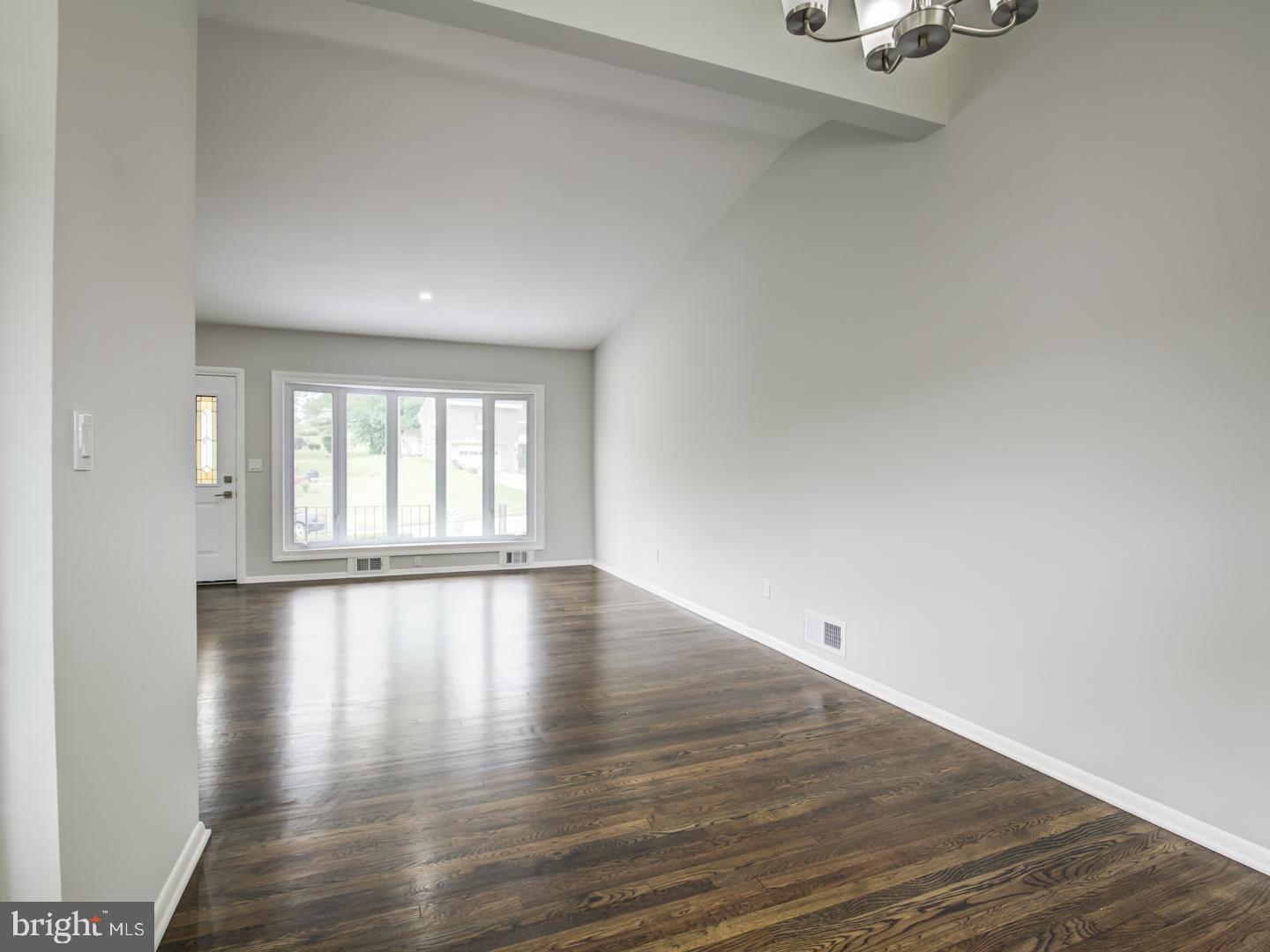 ROBIN HILLS - Residential