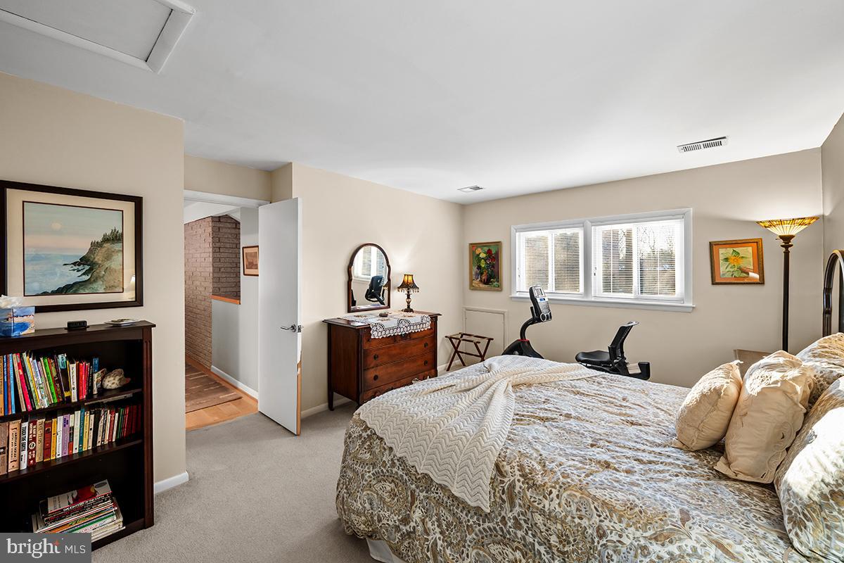 RUSTFIELD - Residential