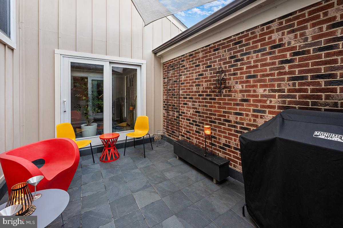 RUSTFIELD - Residential