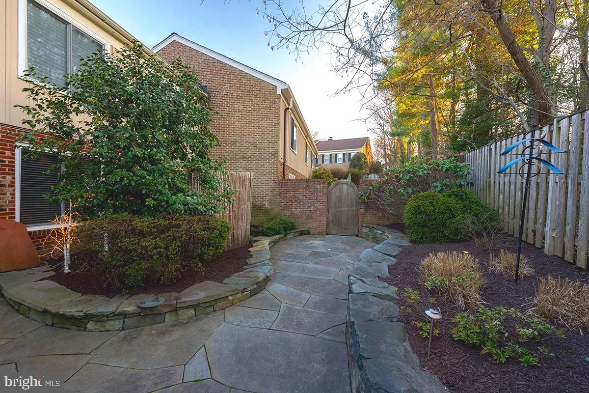 RUSTFIELD - Residential