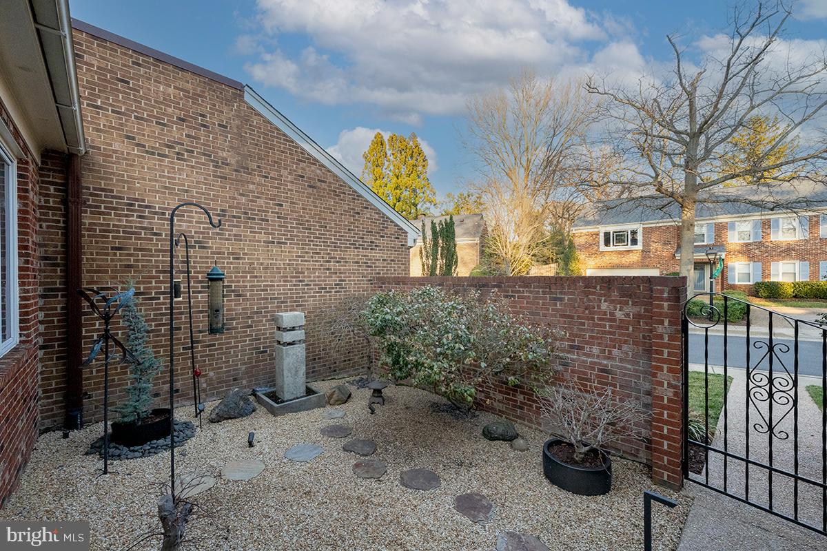 RUSTFIELD - Residential