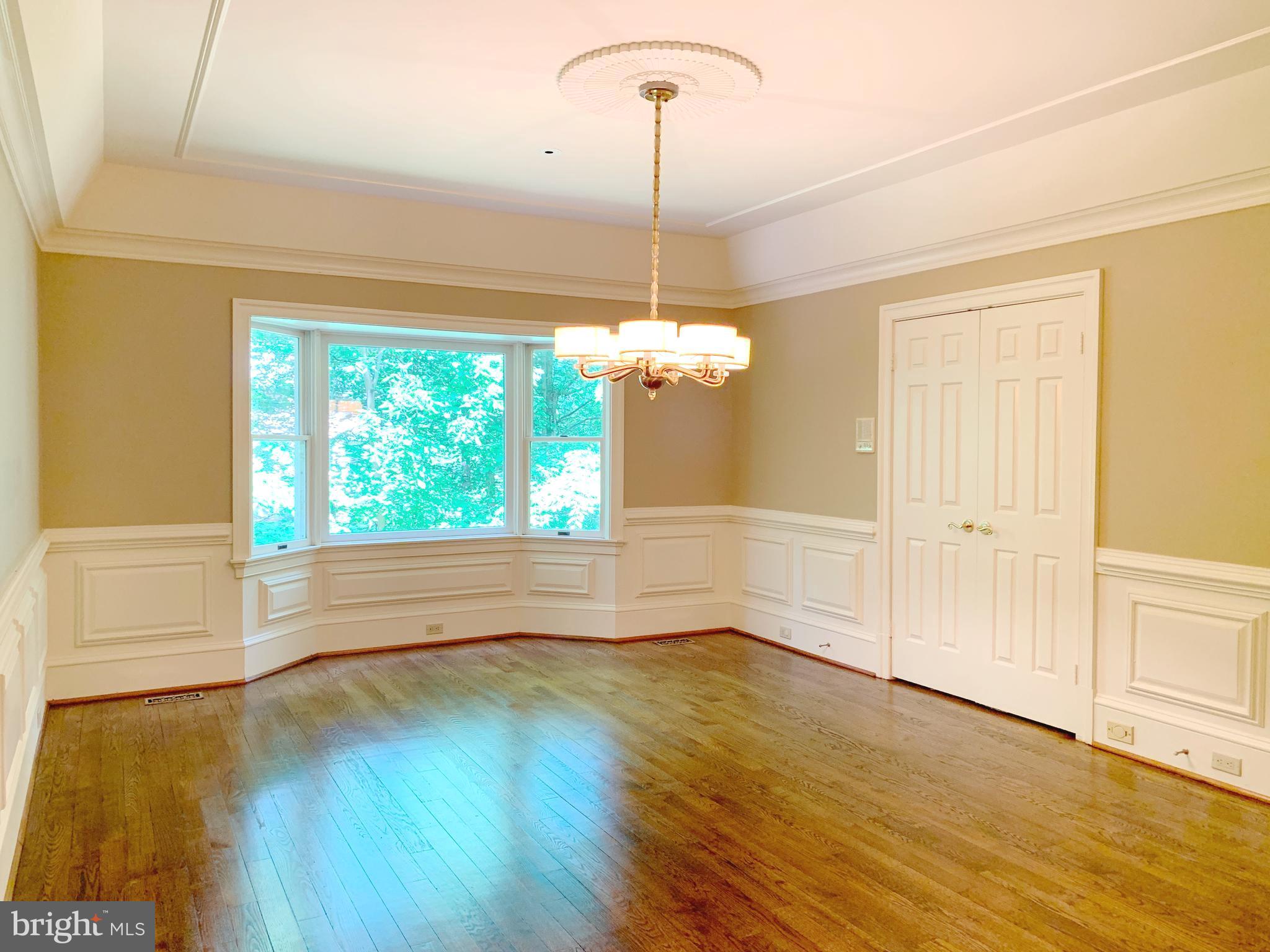 EATON PARK - Residential