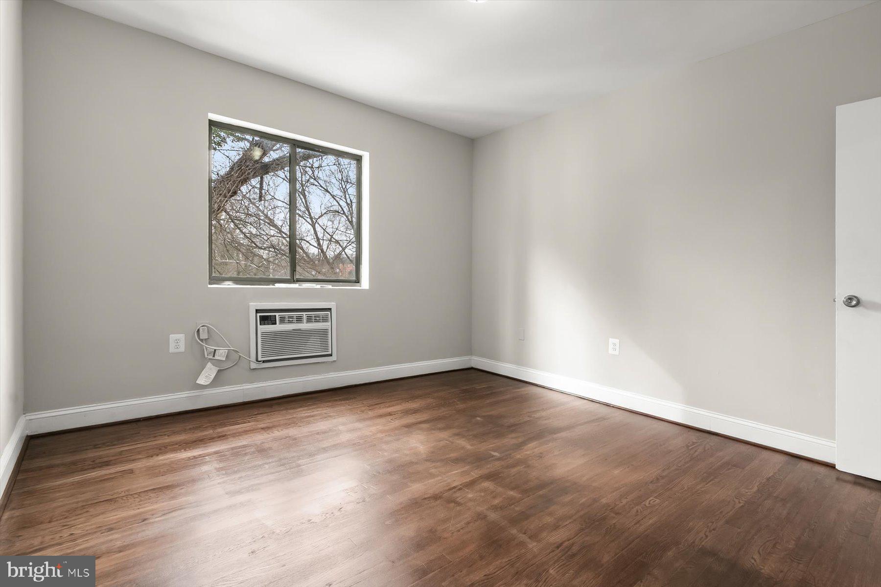 HARTFORD THAYER CONDOMINIUM APARTMENTS - Residential