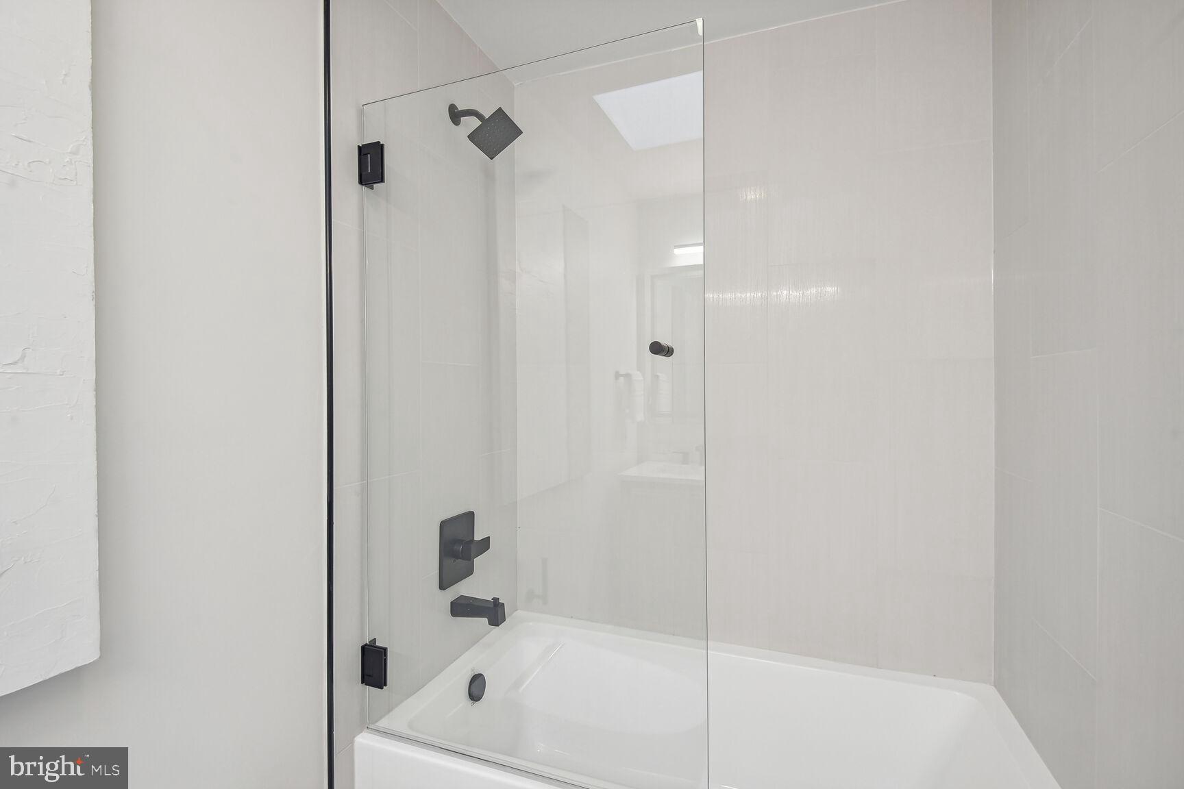 POTOMAC OUTSIDE - Residential Lease