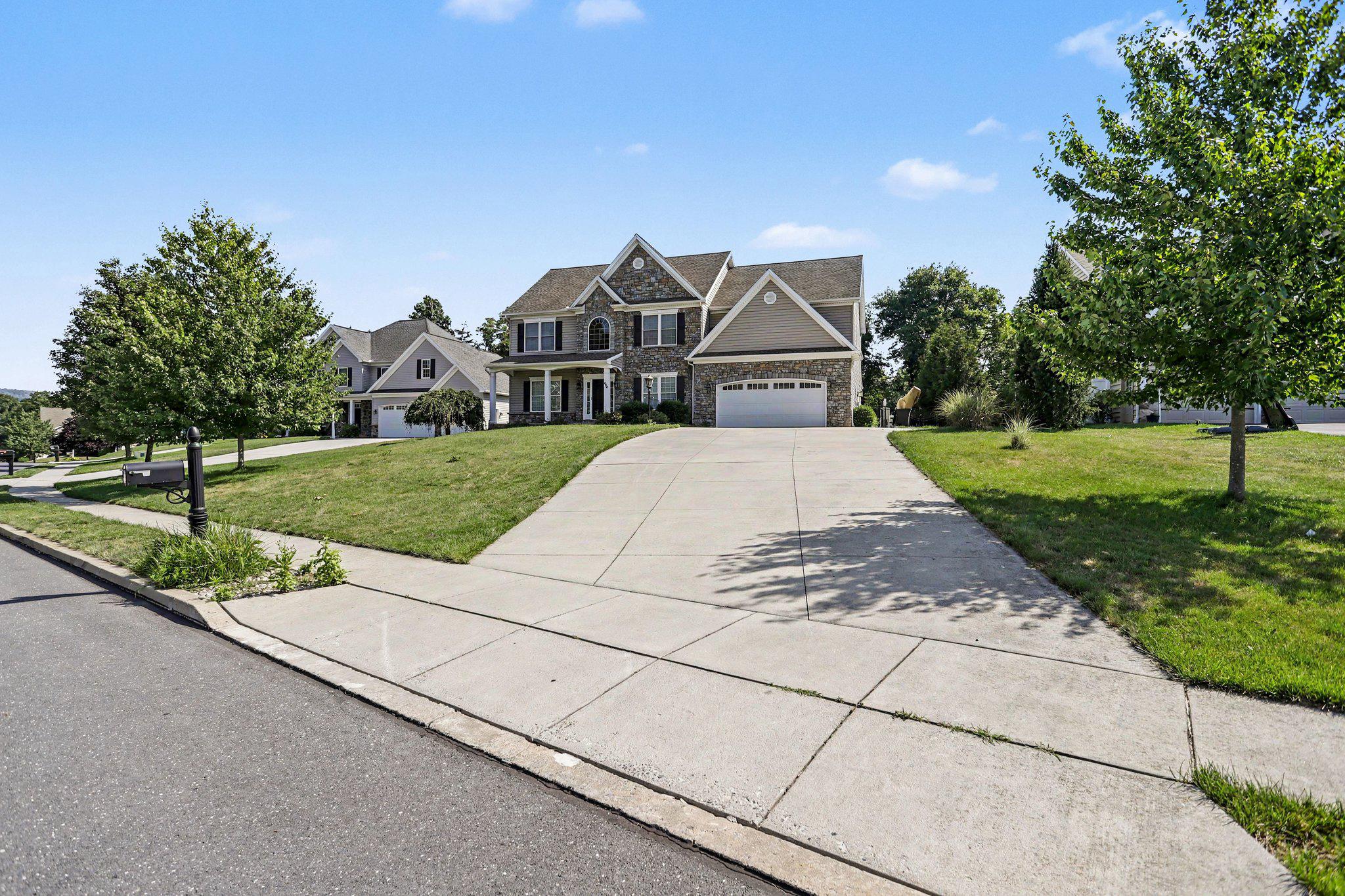404 SORBIE LANE