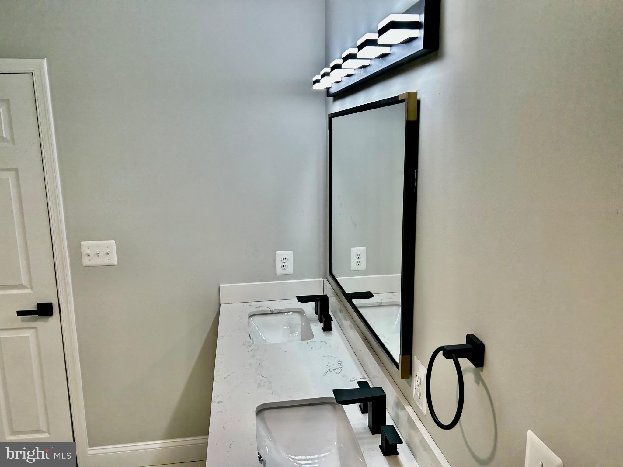 LIVINGSTON GROVE - Residential