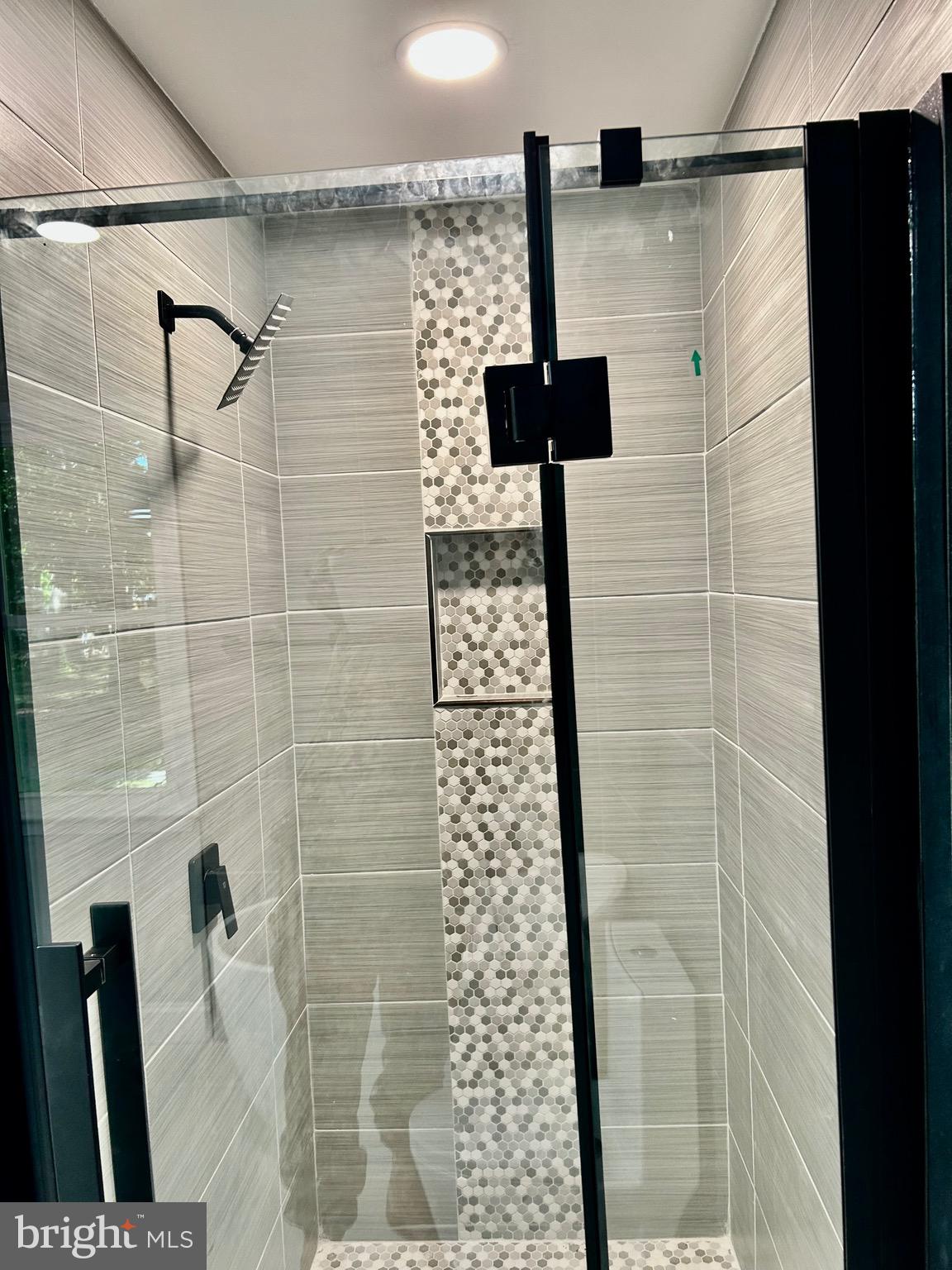 LIVINGSTON GROVE - Residential