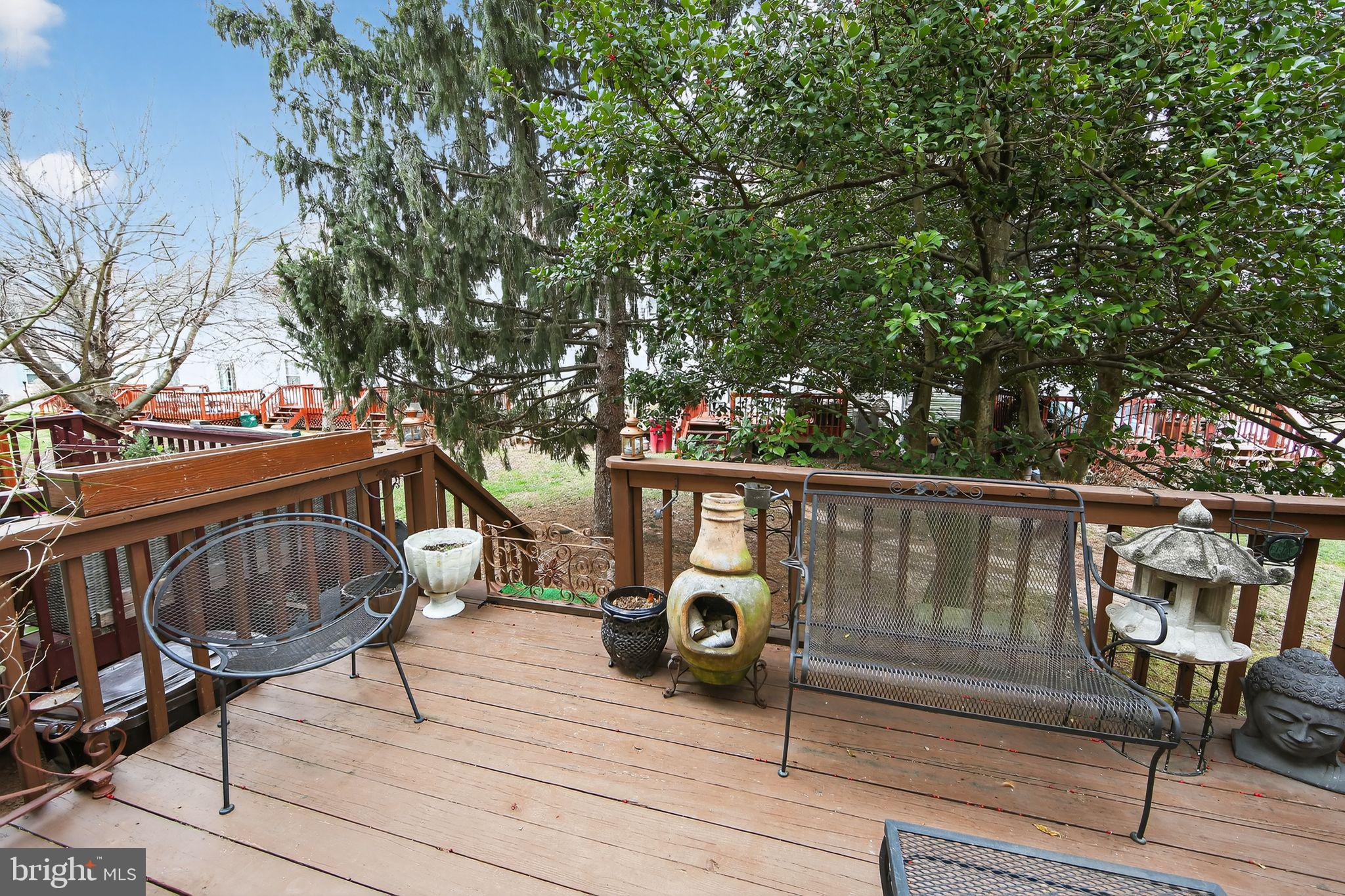 COURT AT JAMESTOWNE - Residential