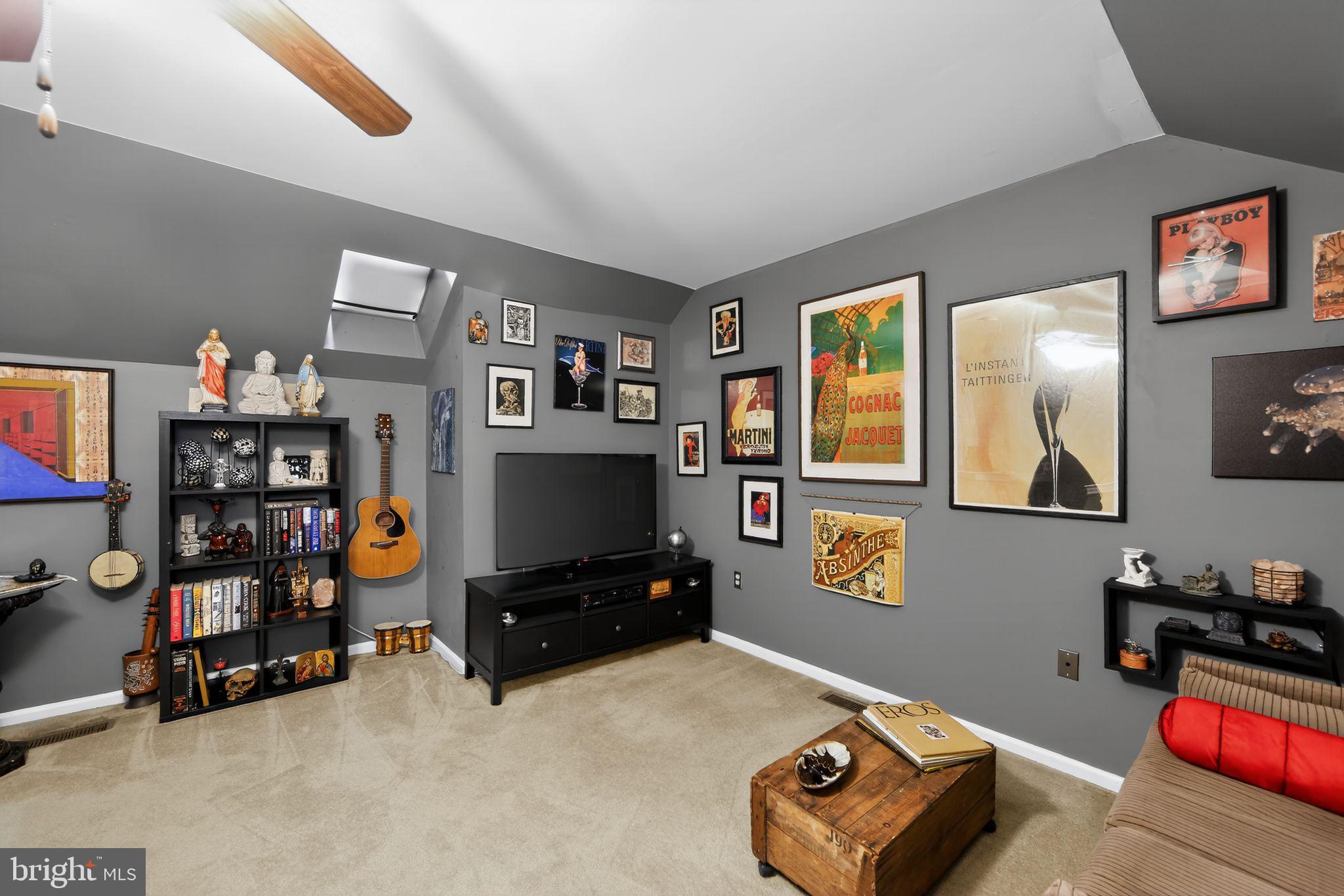 COURT AT JAMESTOWNE - Residential