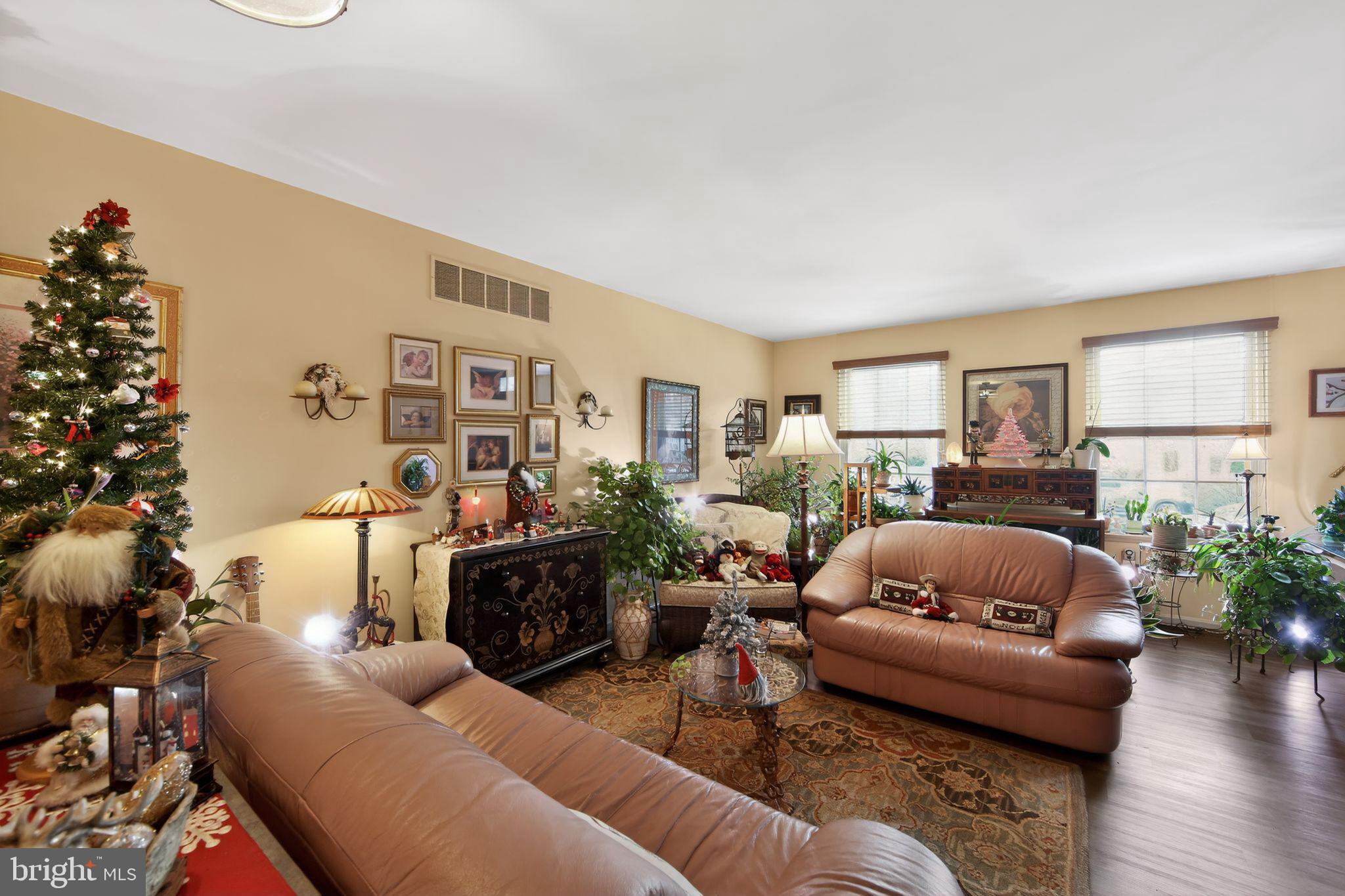 COURT AT JAMESTOWNE - Residential