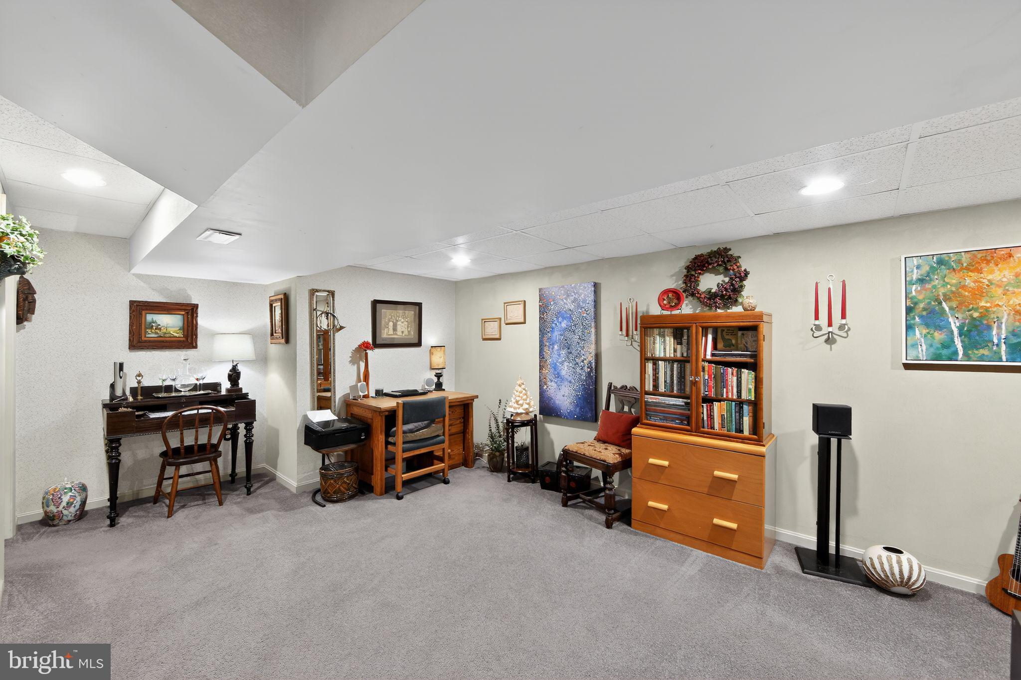 COURT AT JAMESTOWNE - Residential