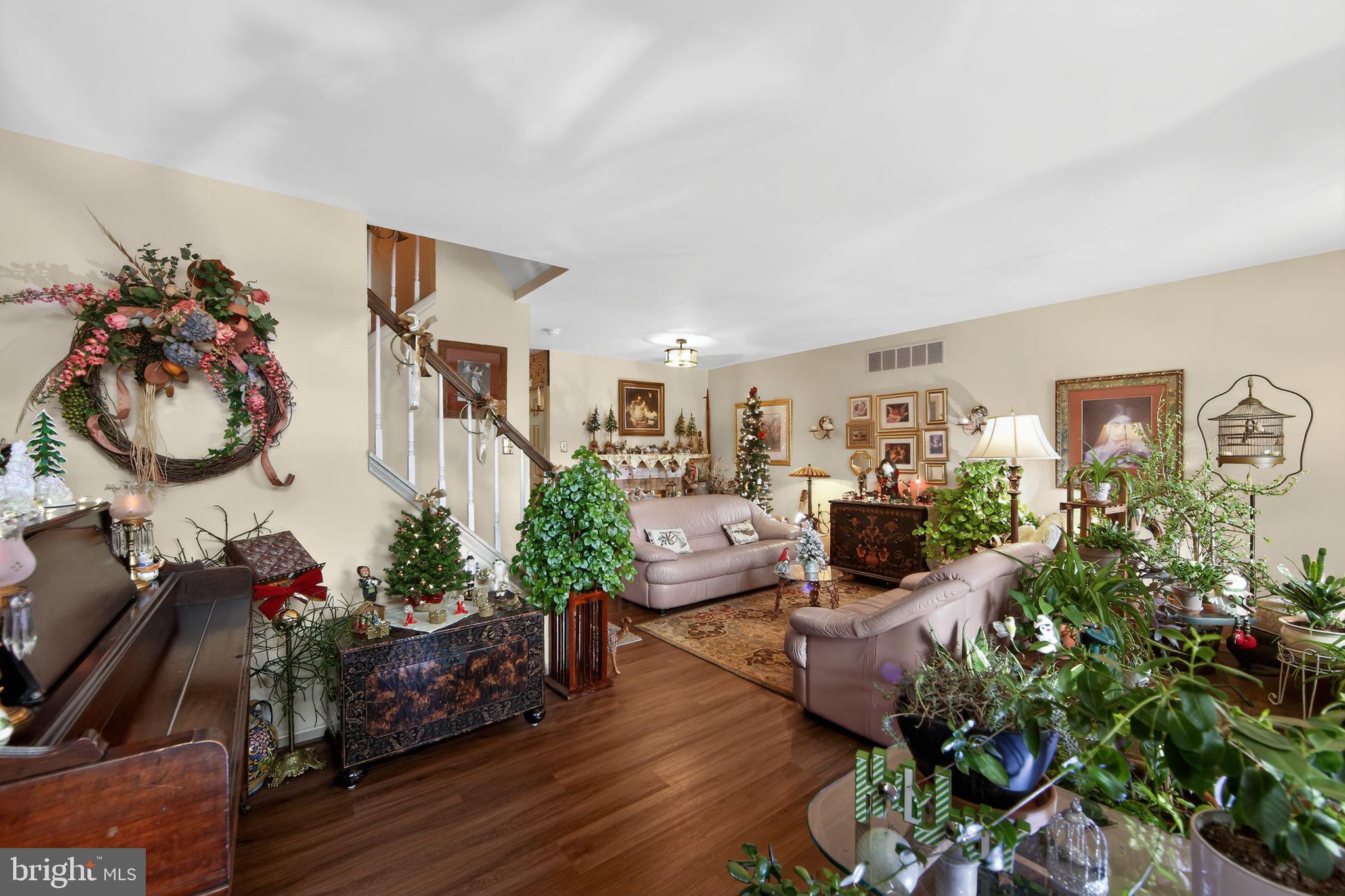 COURT AT JAMESTOWNE - Residential