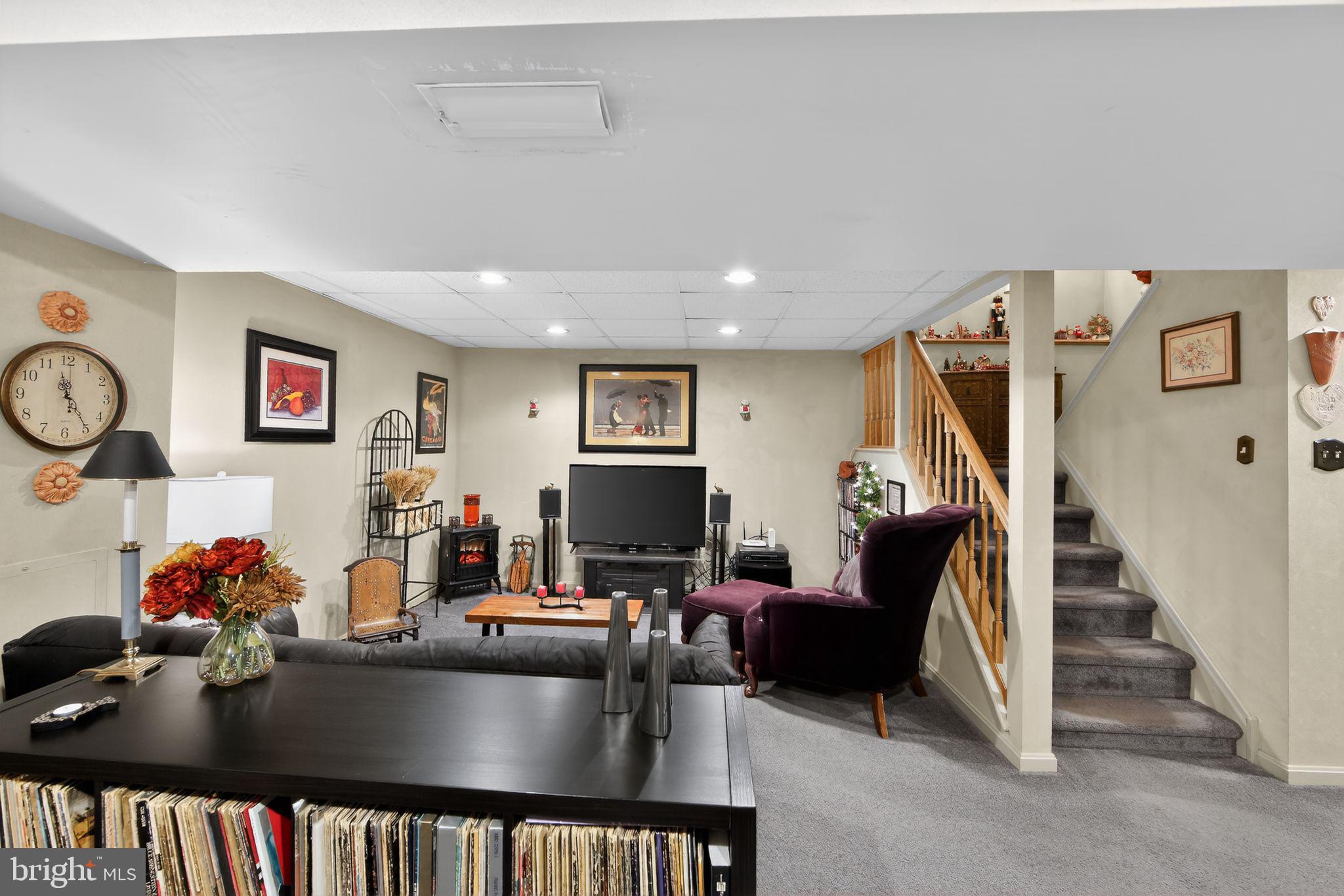 COURT AT JAMESTOWNE - Residential