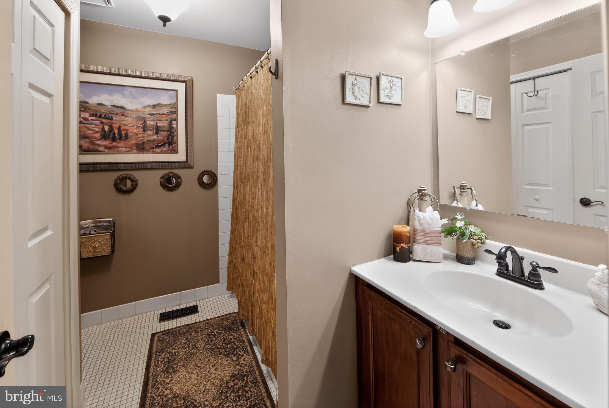 COURT AT JAMESTOWNE - Residential