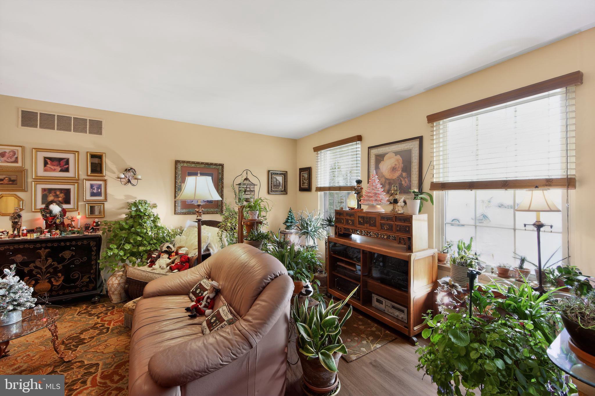 COURT AT JAMESTOWNE - Residential