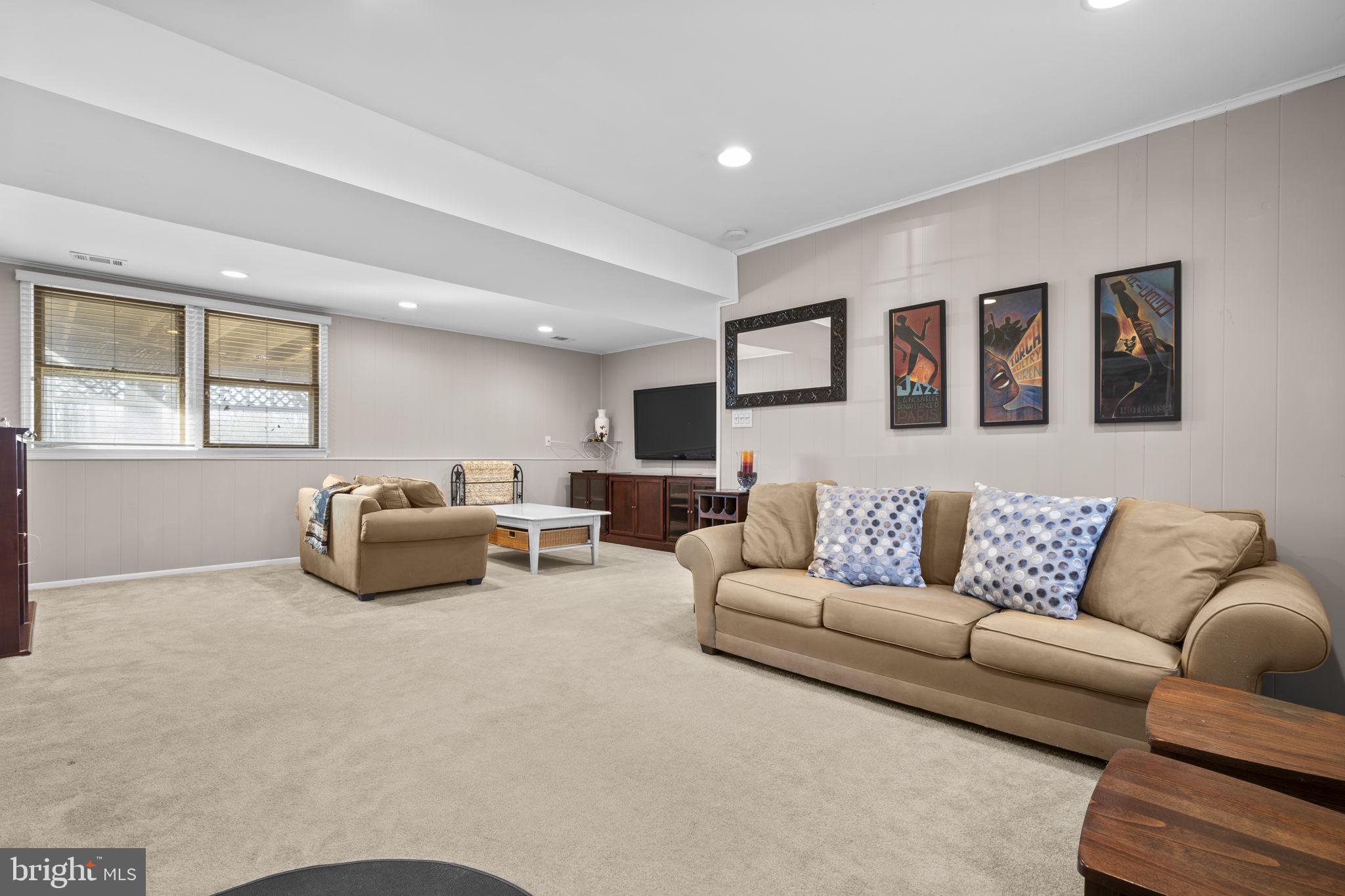 HIDDENBROOK - Residential