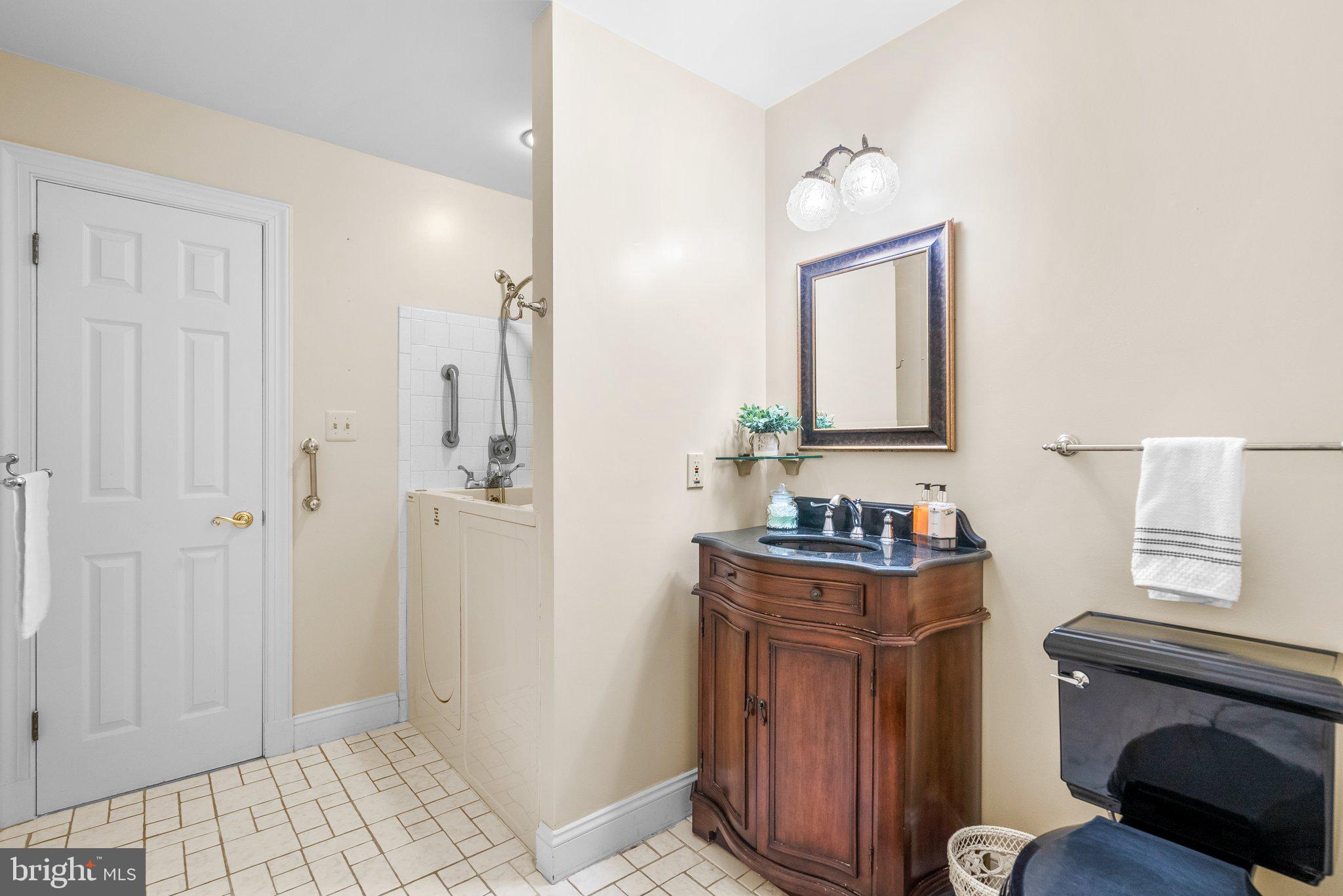 FARMLANDS - Residential