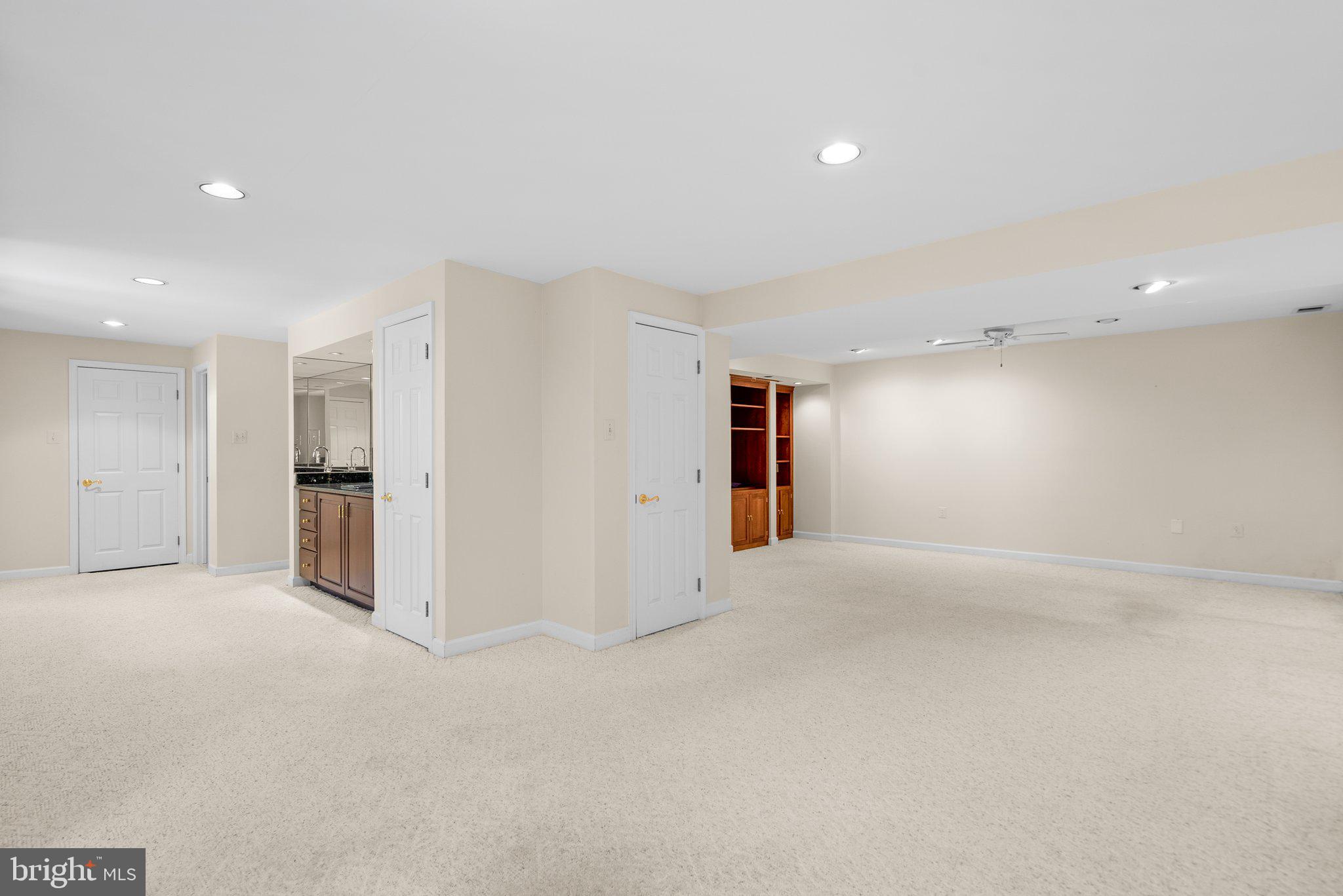 FARMLANDS - Residential