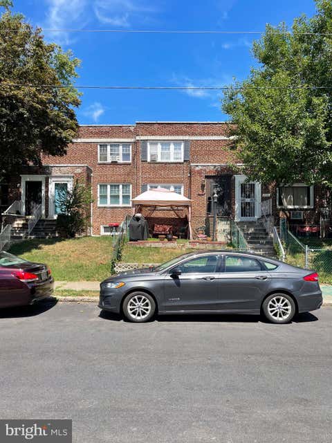 Townhouse For Sale - 1522 Greenwood Avenue<br/> CAMDEN, NJ 08103
