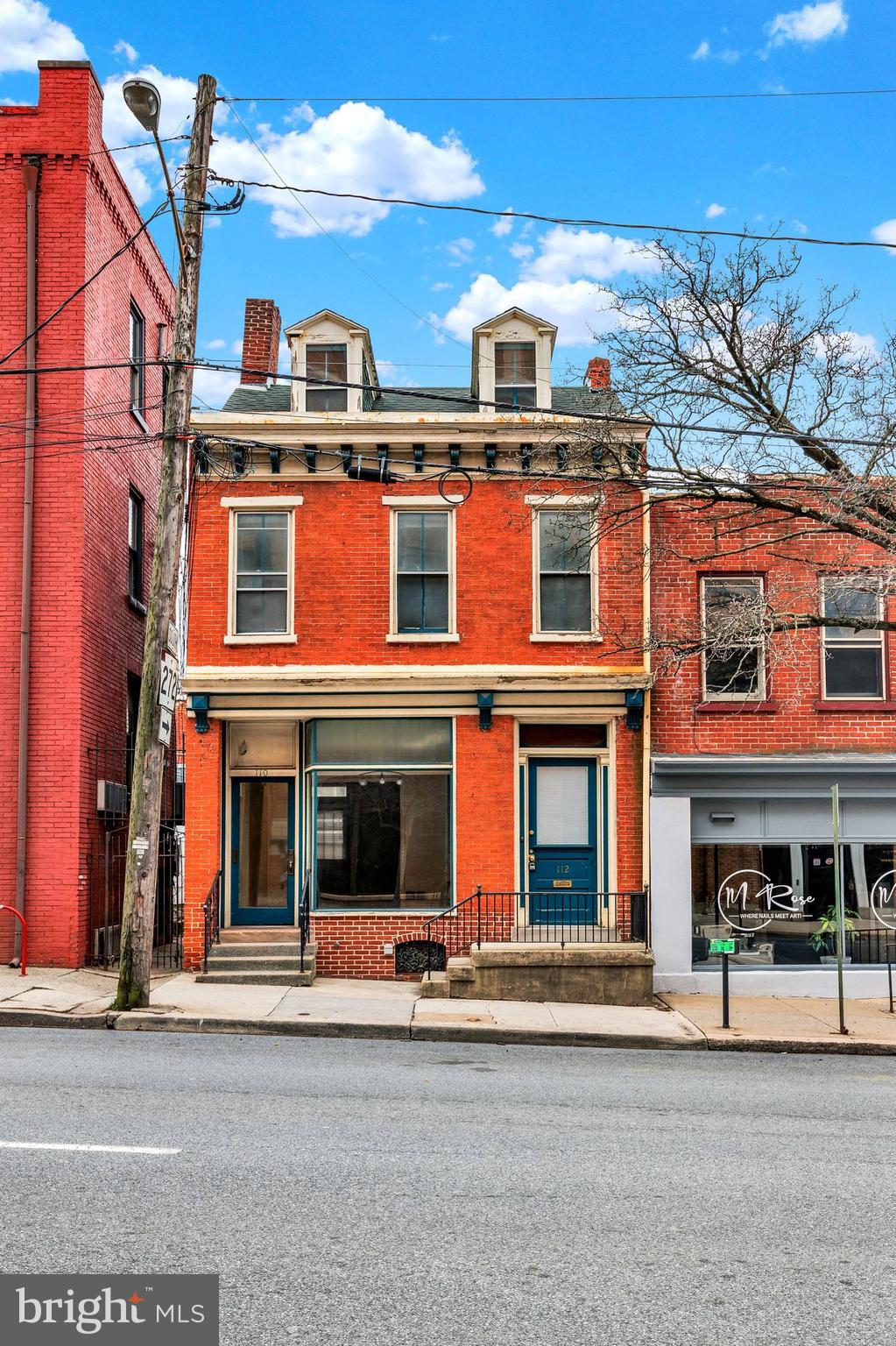 112 W CHESTNUT STREET