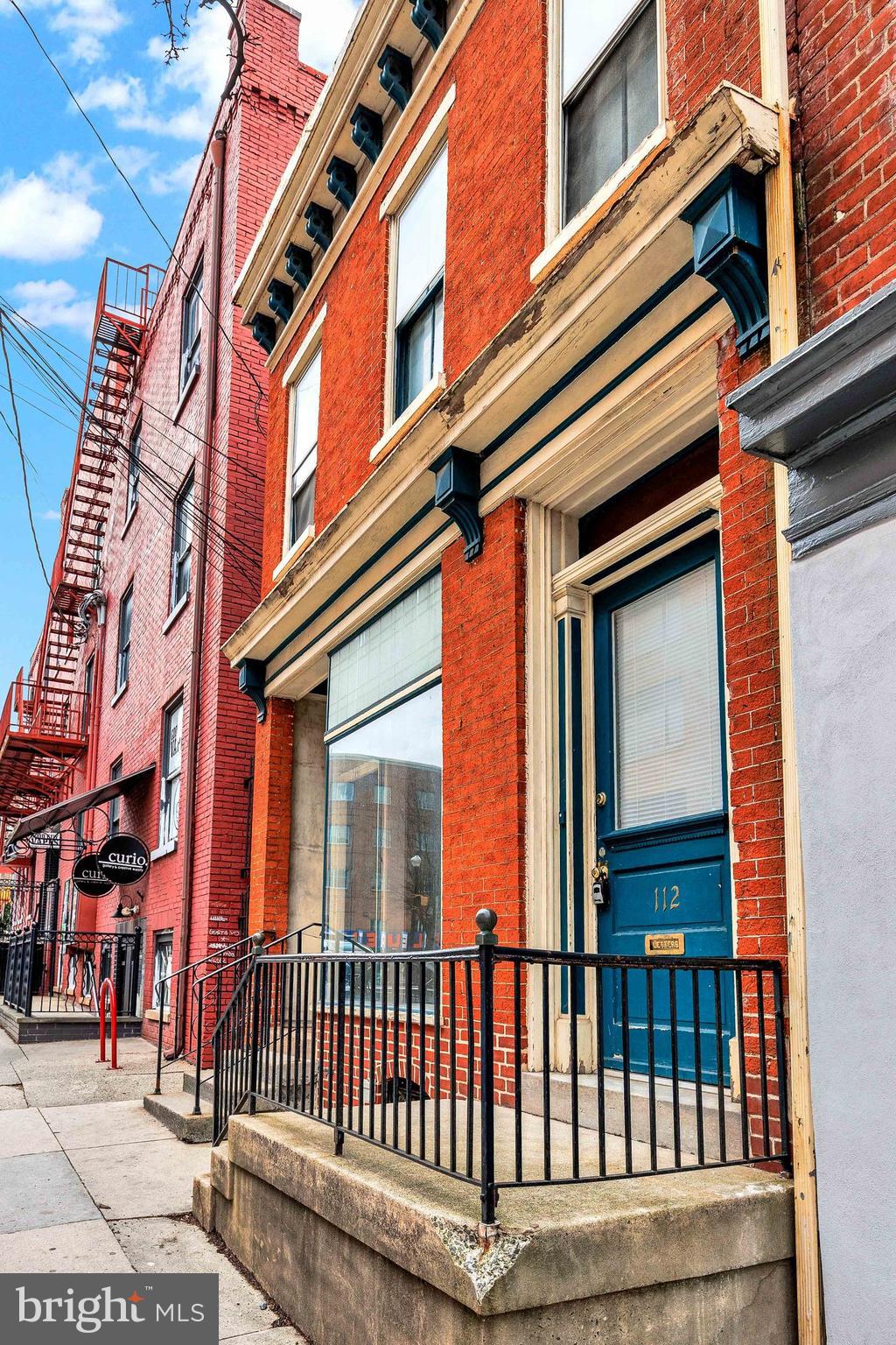112 W CHESTNUT STREET