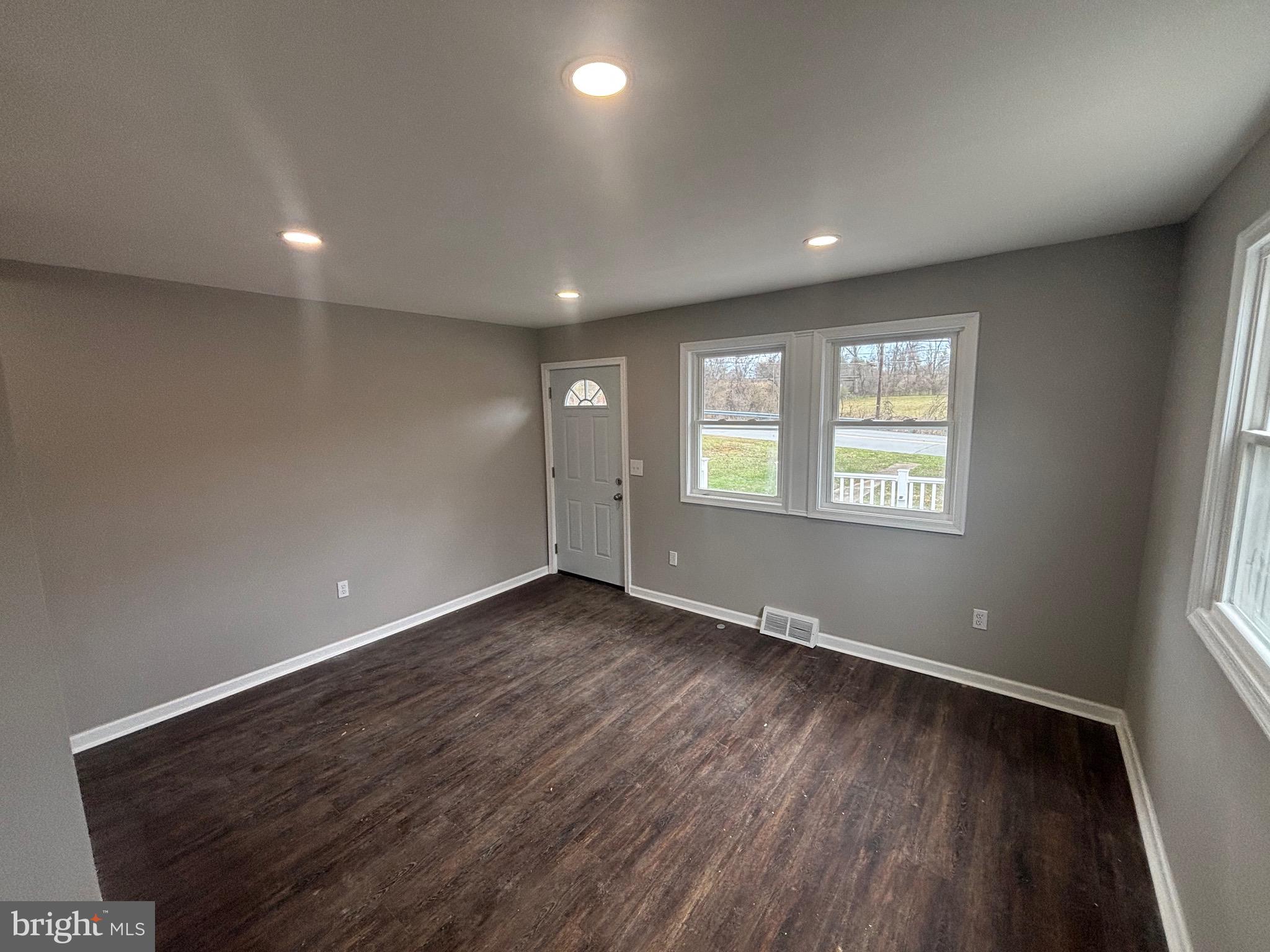 REISTERSTOWN - Residential