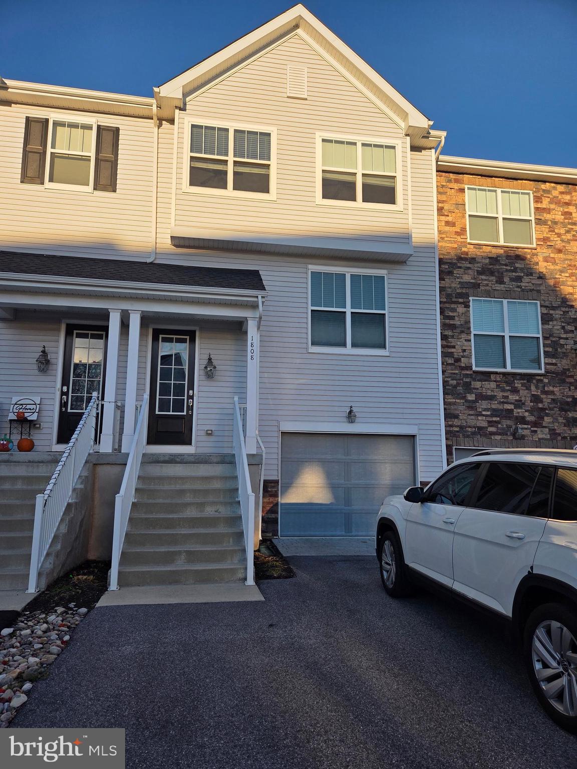 TOWNES AT SHANNON HILL - Residential Lease