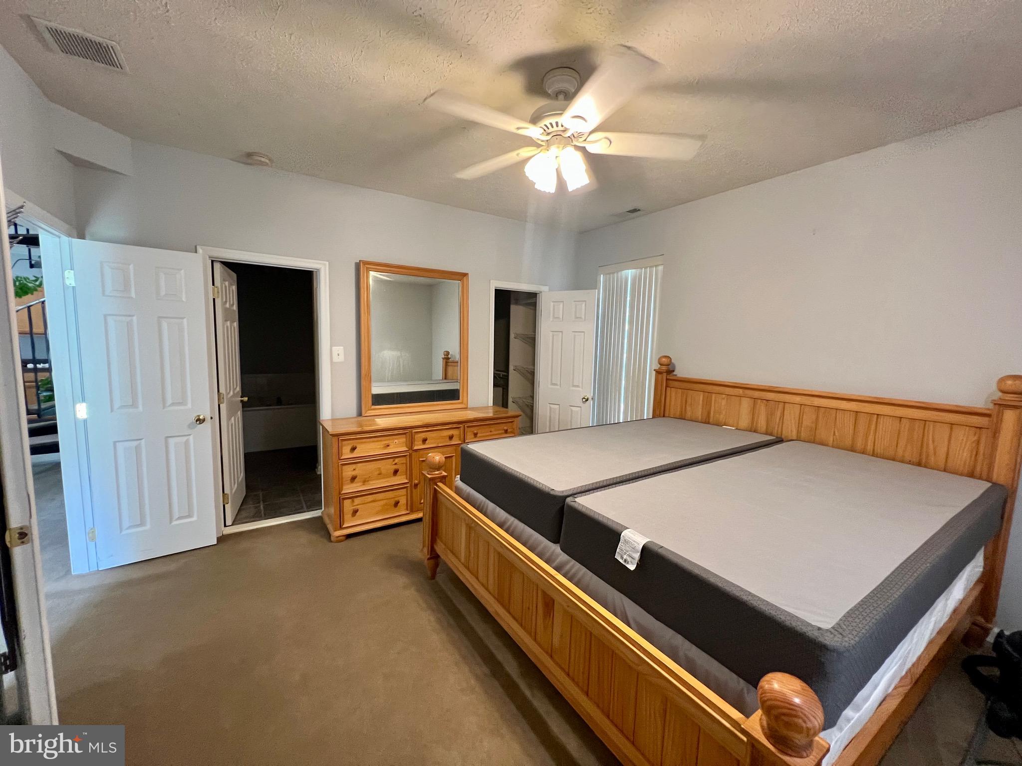 OLIVER BEACH - Residential