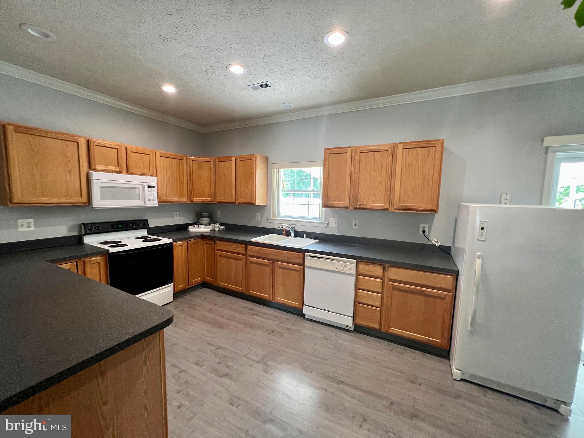 OLIVER BEACH - Residential