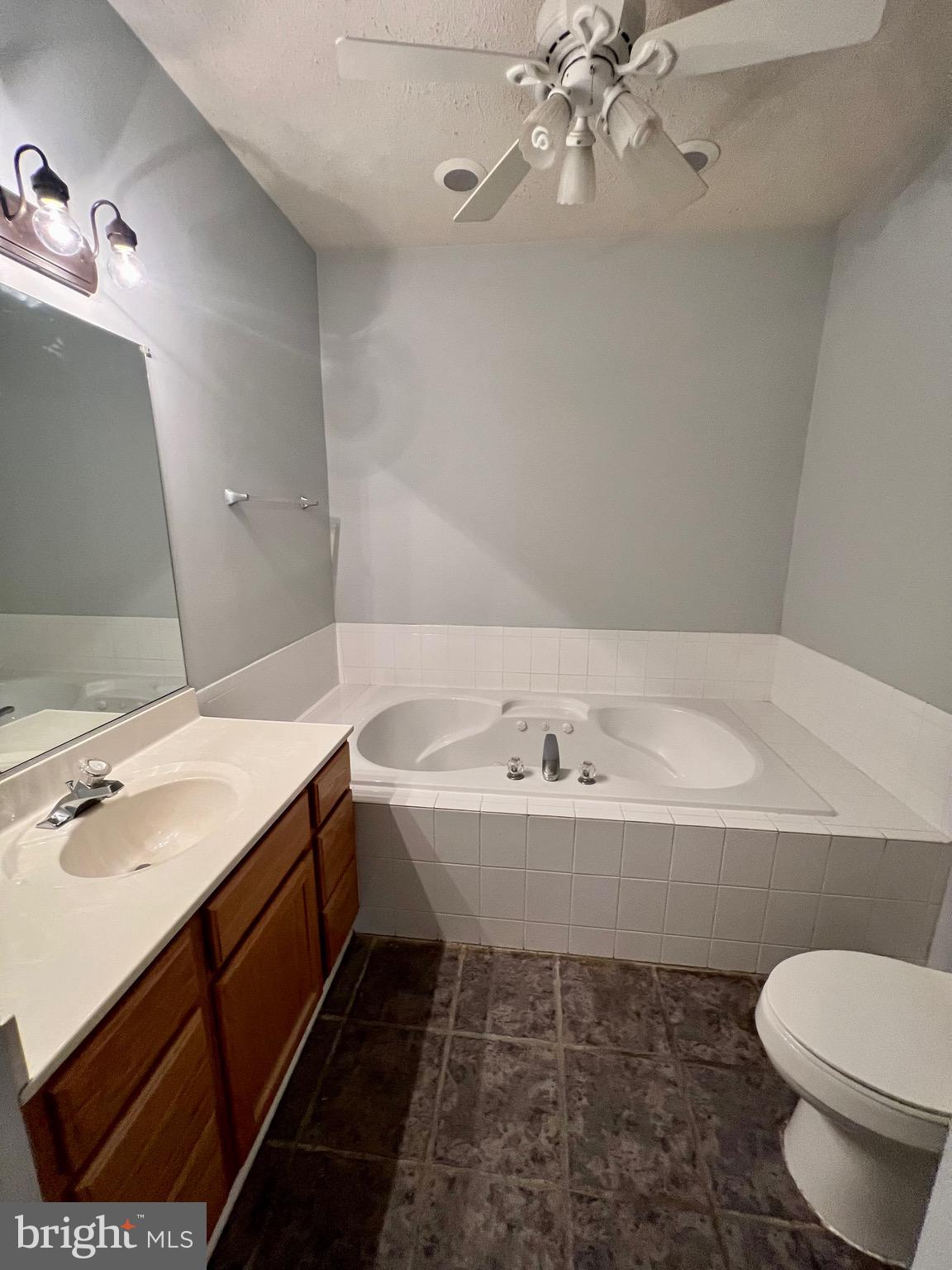 OLIVER BEACH - Residential