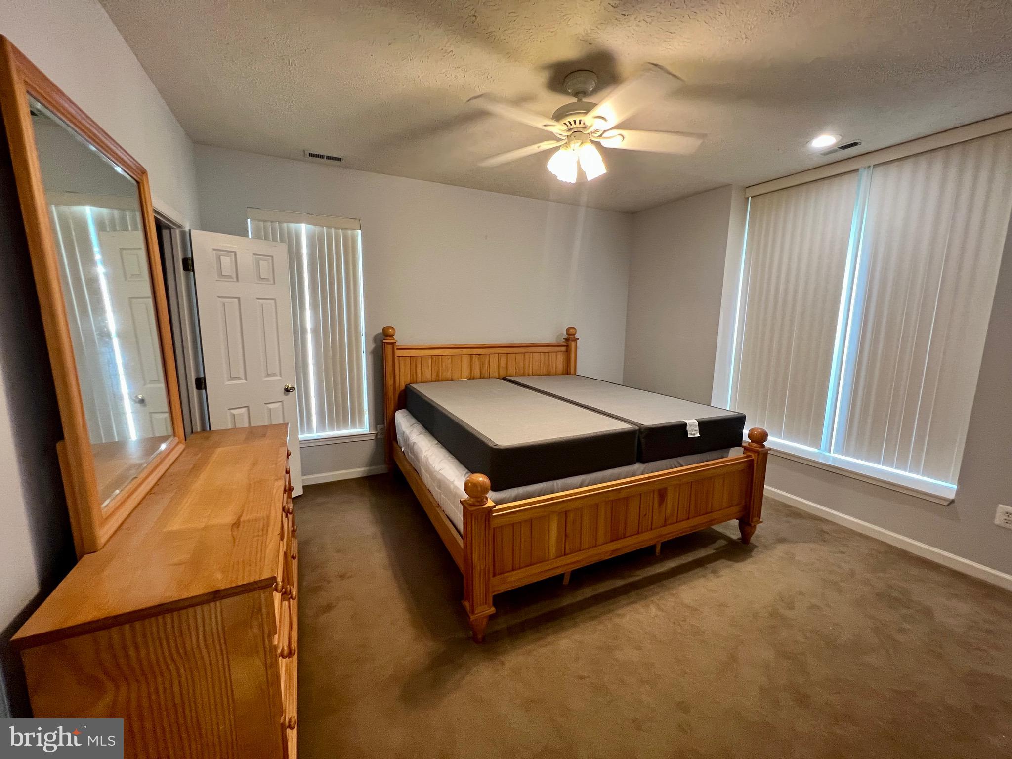 OLIVER BEACH - Residential