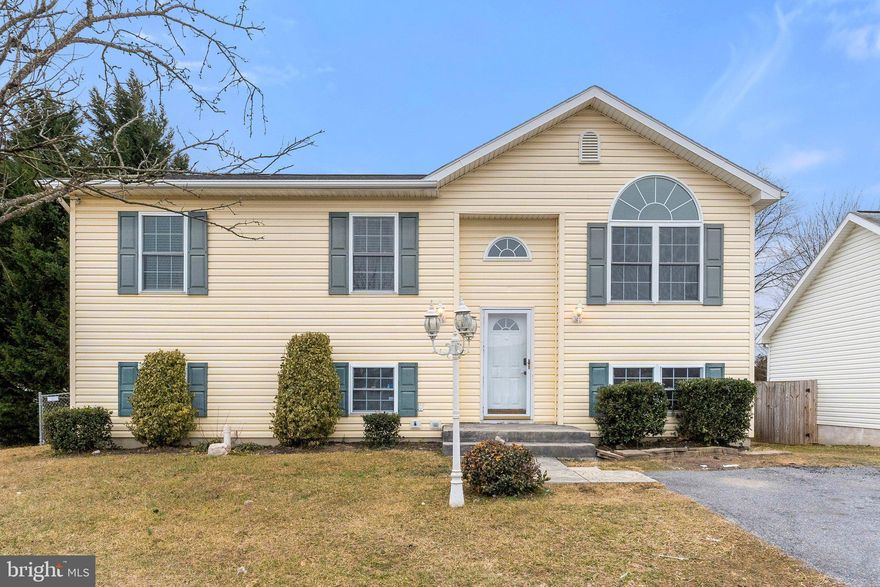 4 bedroom 2 bath home located on a fenced in corner lot. 
Office/Sitting area located off lower level bedroom with additional rooms in the basement. Living room opens into the dining room allowing for a great entertaining space leading to a deck overlooking the back yard. Great proximity to I81, shopping, schools and restaurants 
*pictures to be uploaded 2/20*