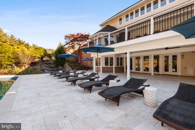 FALCONHURST - Residential