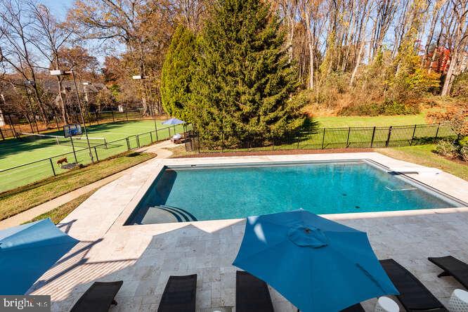 FALCONHURST - Residential